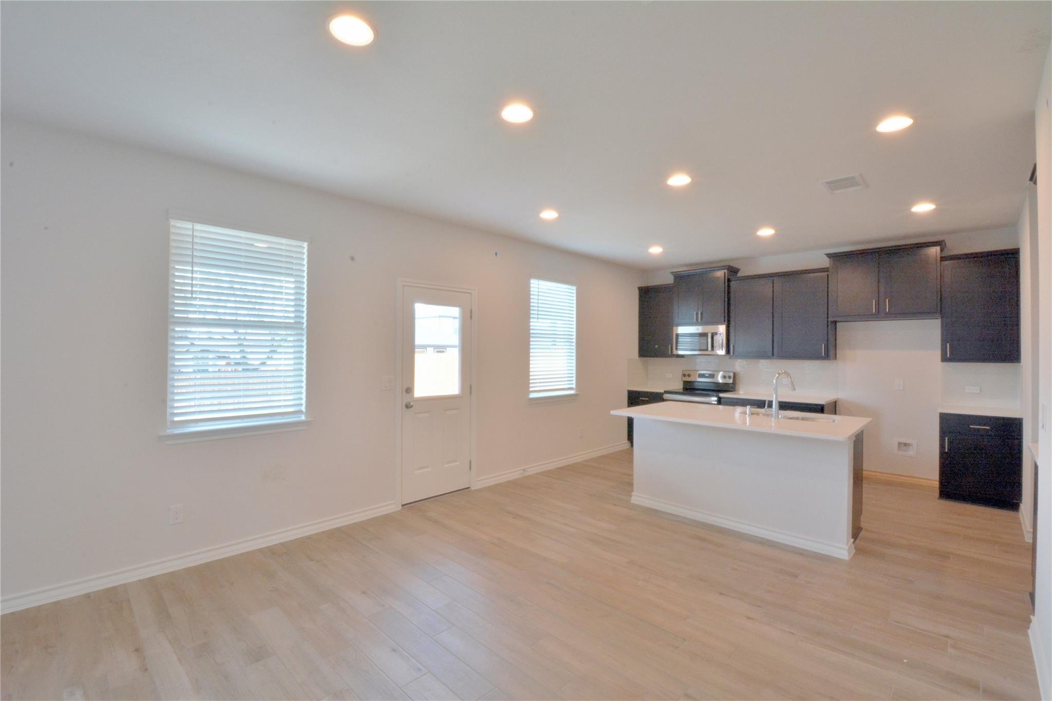 349 Capstone Rd Property Photo 3