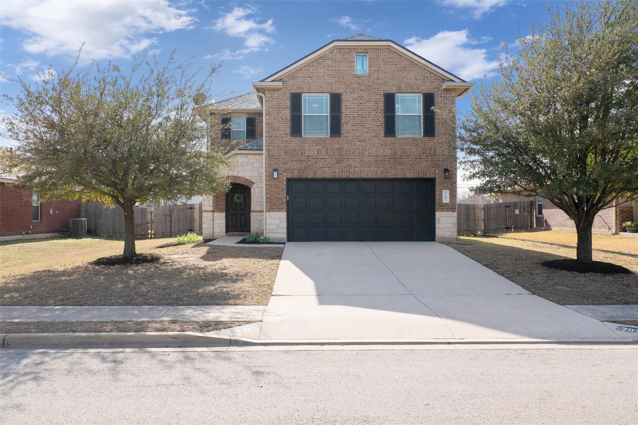 707 Encinita Dr Property Photo
