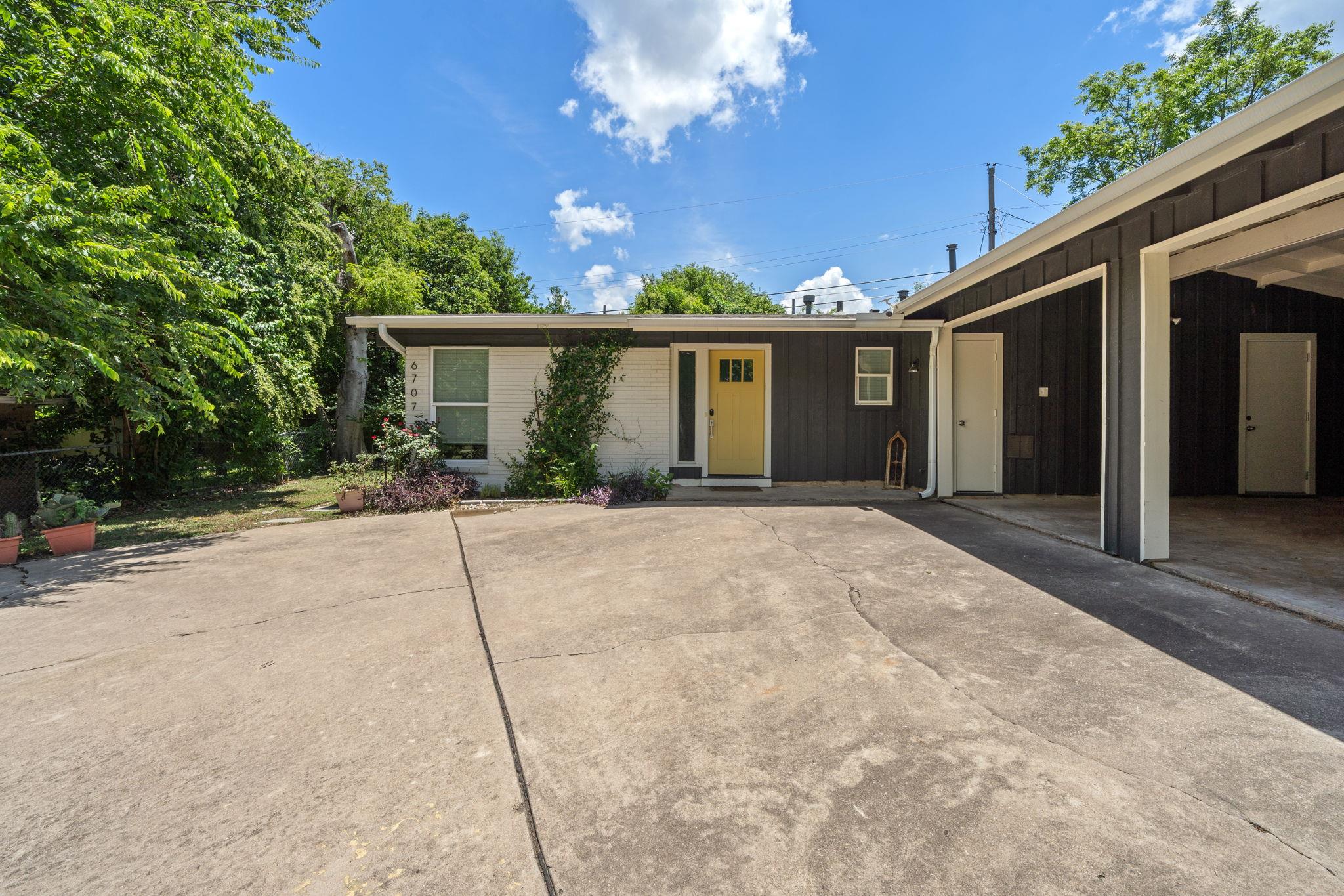 6707 Columbia Dr Property Photo 1