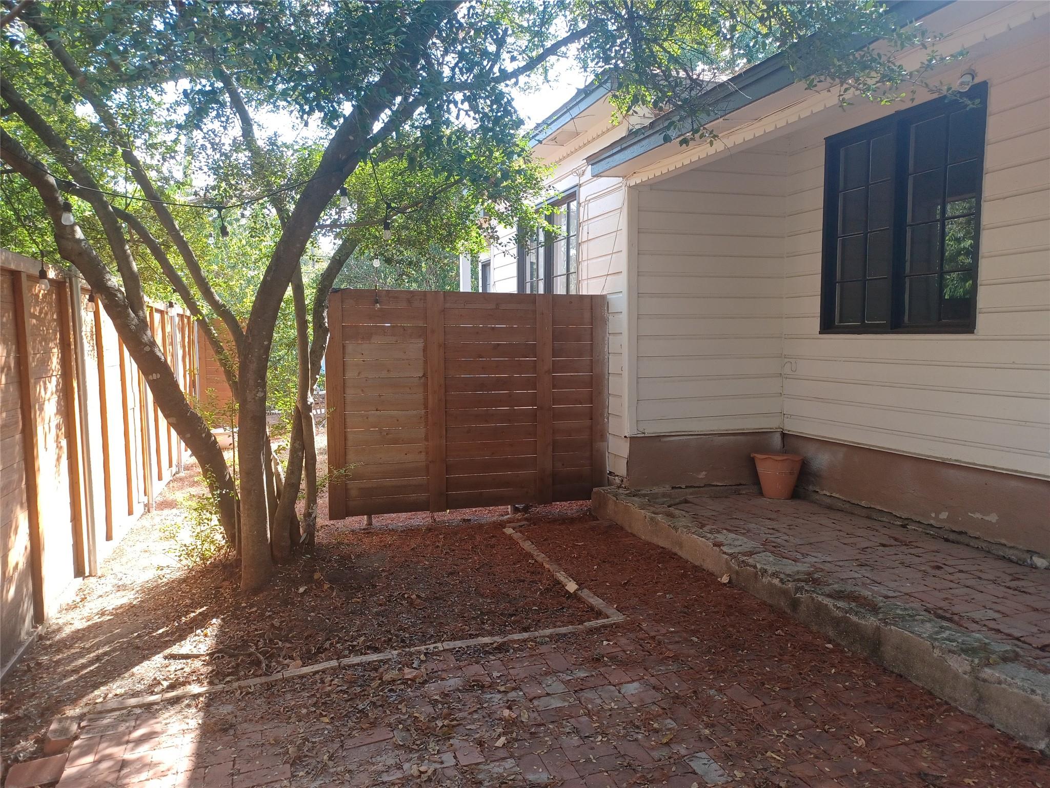 2808 Windsor Rd #b Property Photo 2