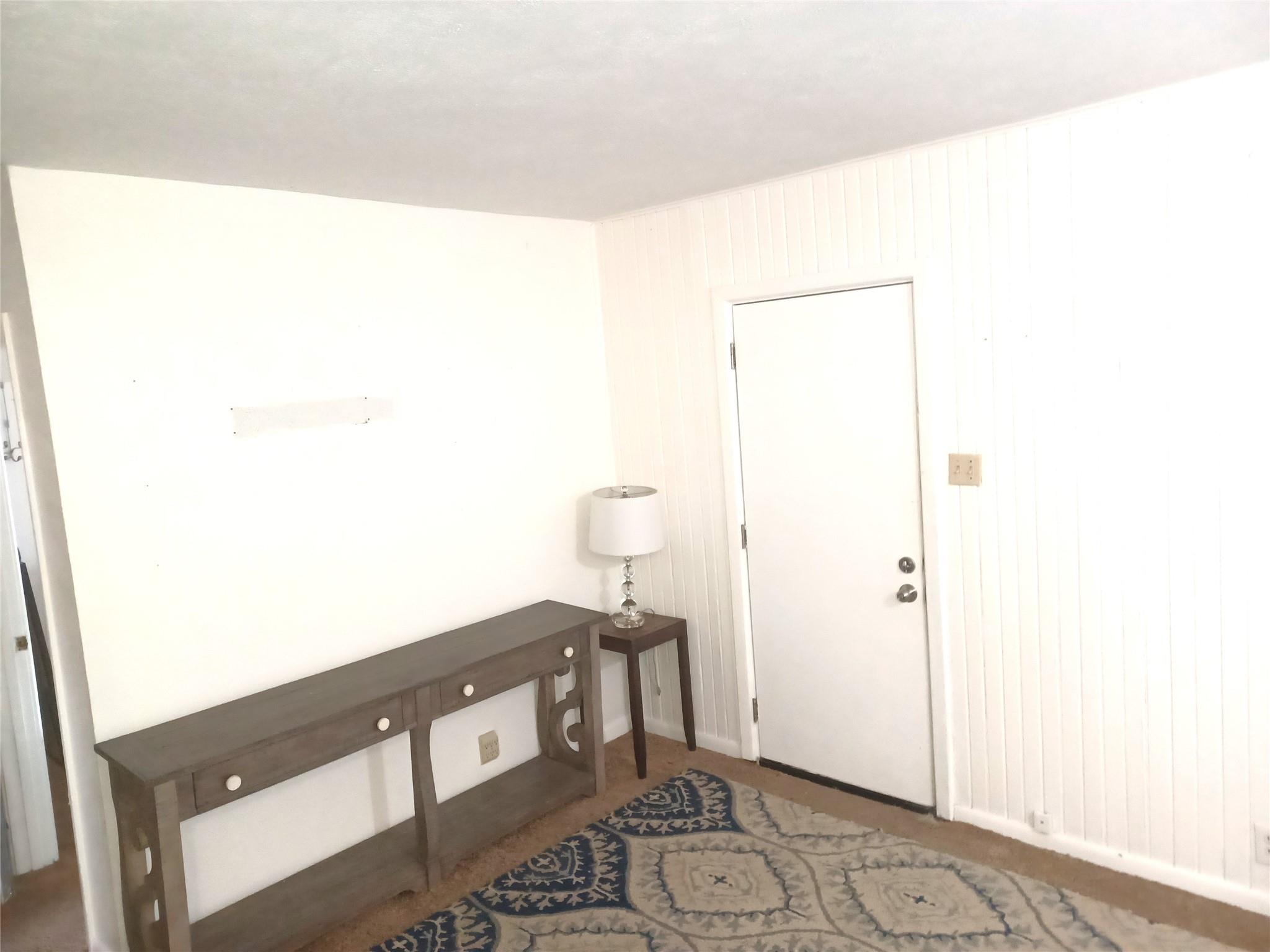 2808 Windsor Rd #b Property Photo 5