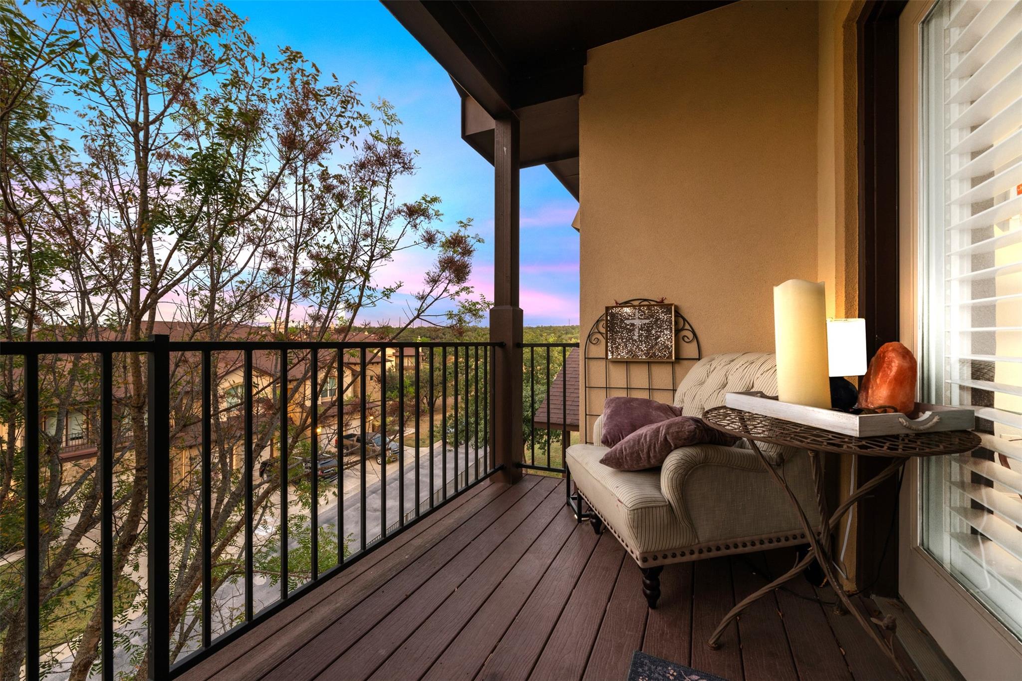 335 Lombardia Dr #19e Property Photo 6