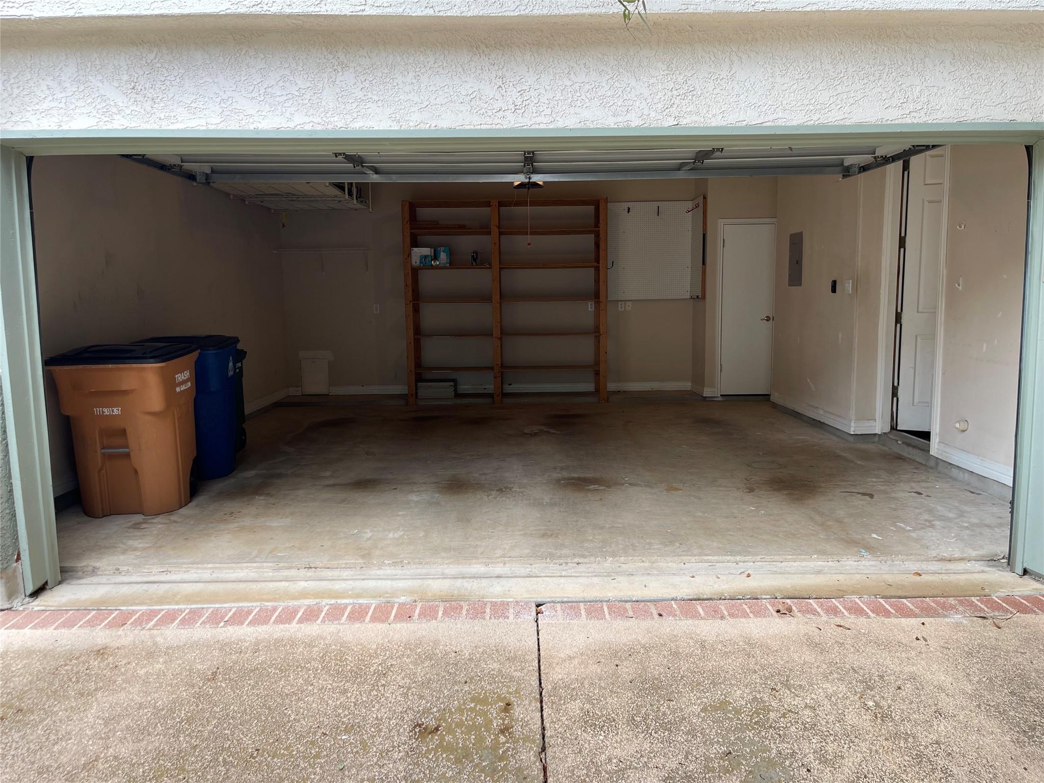 3915 Gaines Ct Property Photo 4