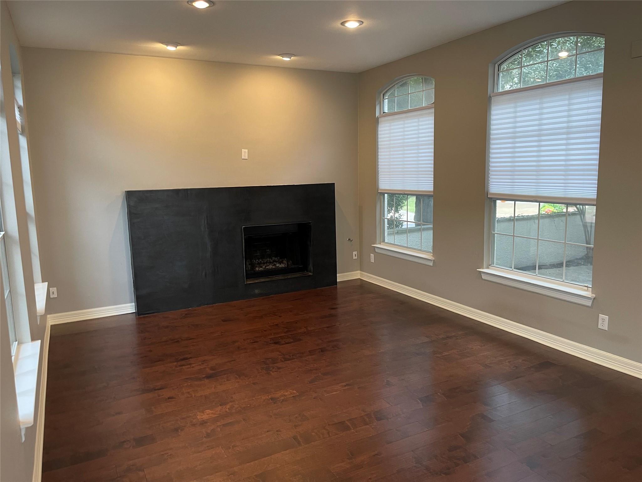 3915 Gaines Ct Property Photo 6