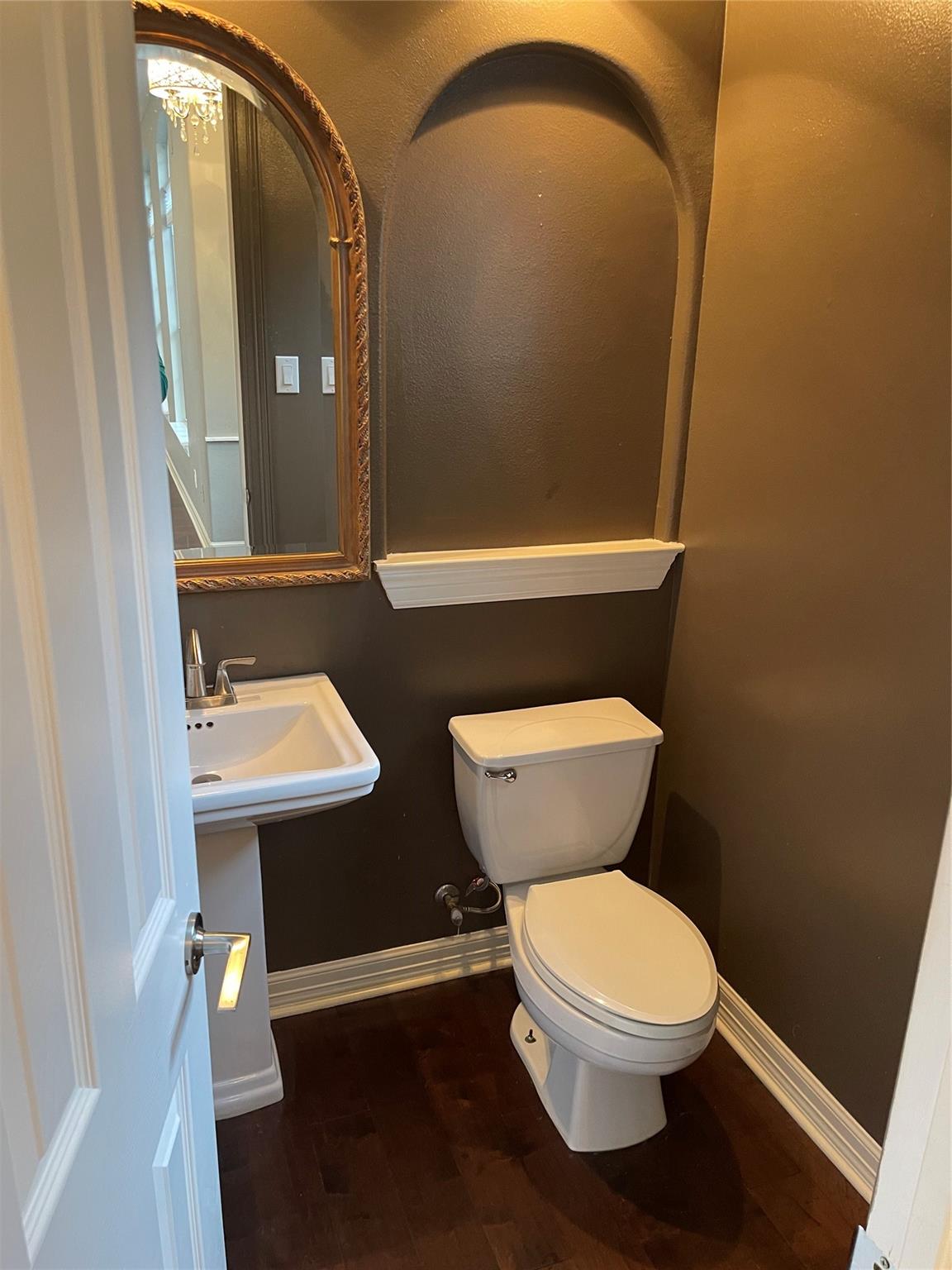 3915 Gaines Ct Property Photo 9