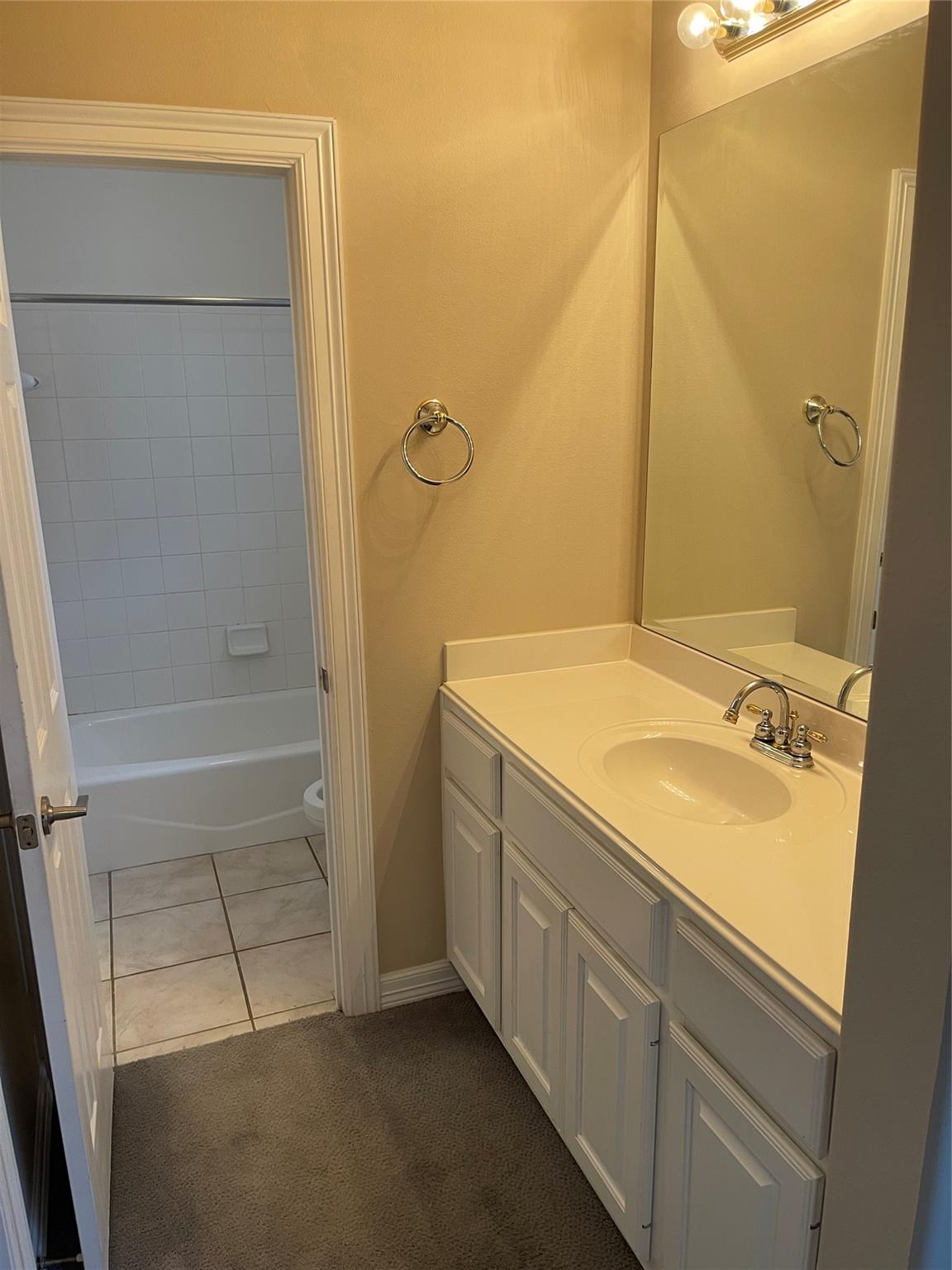 3915 Gaines Ct Property Photo 22