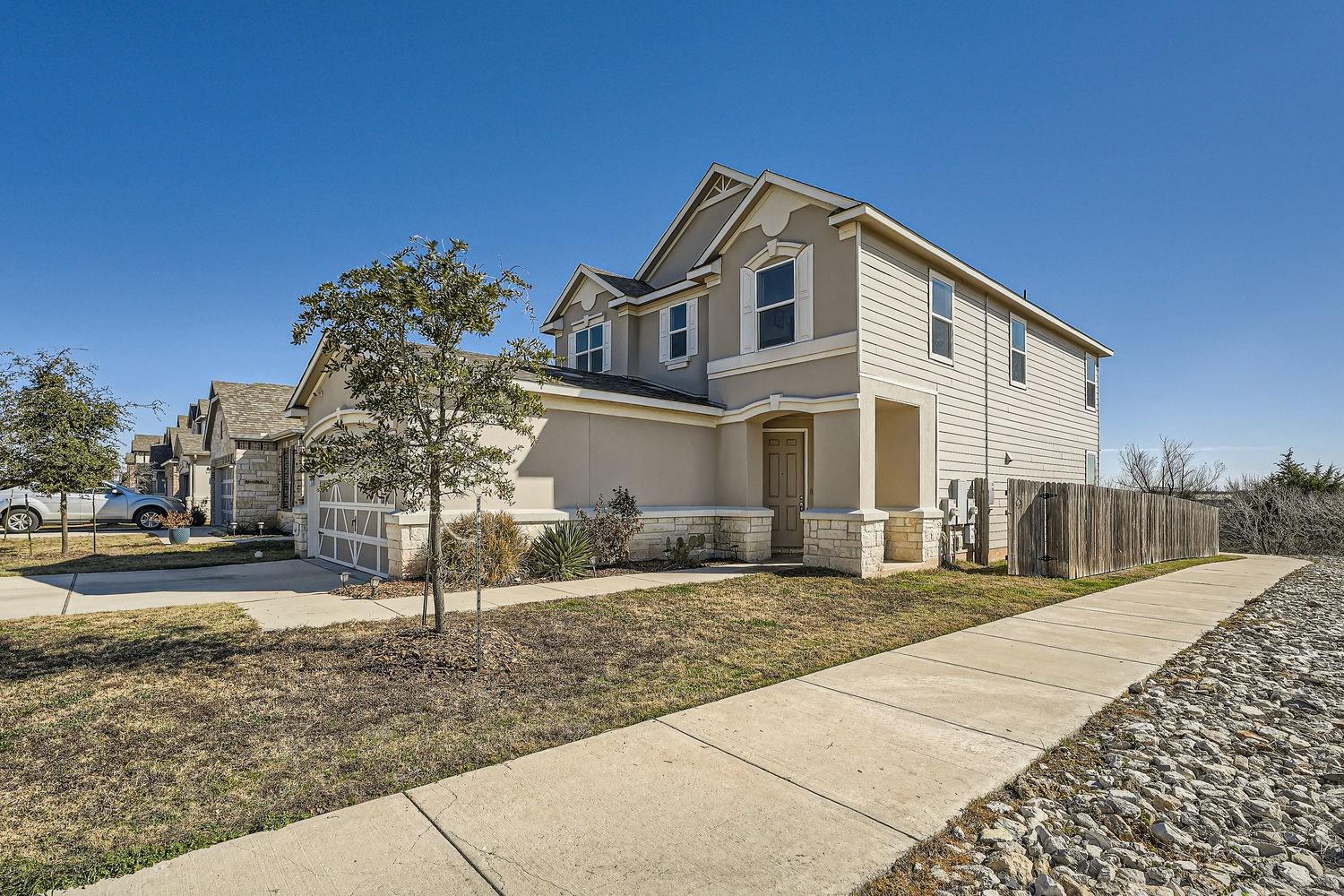 6409 Albany Sleigh Dr Property Photo 1