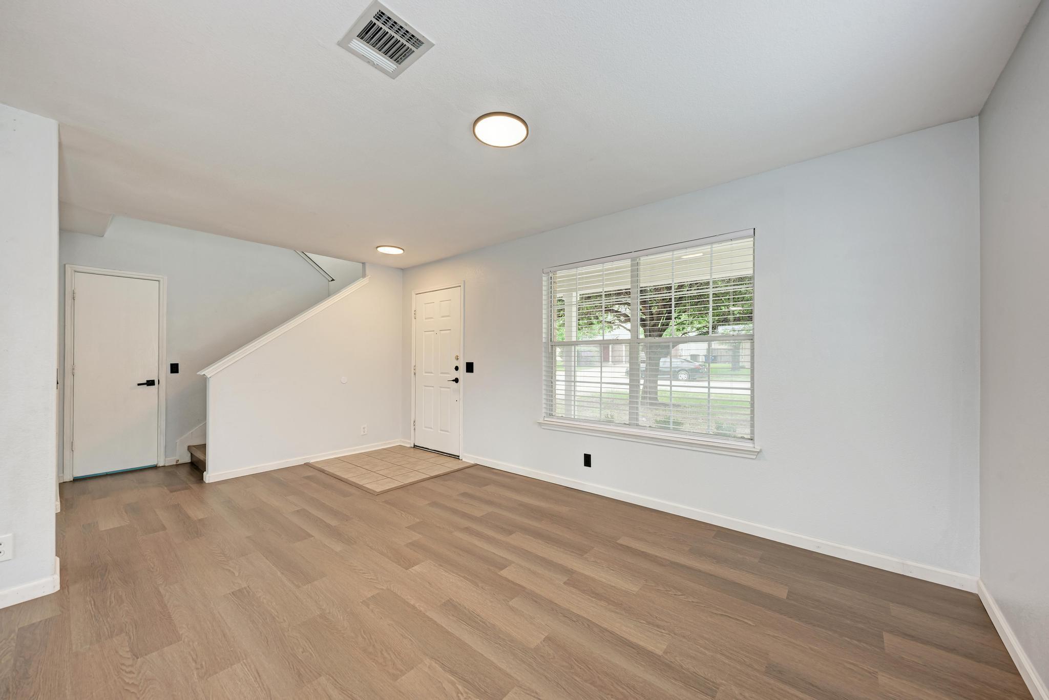 125 Holland St Property Photo 6