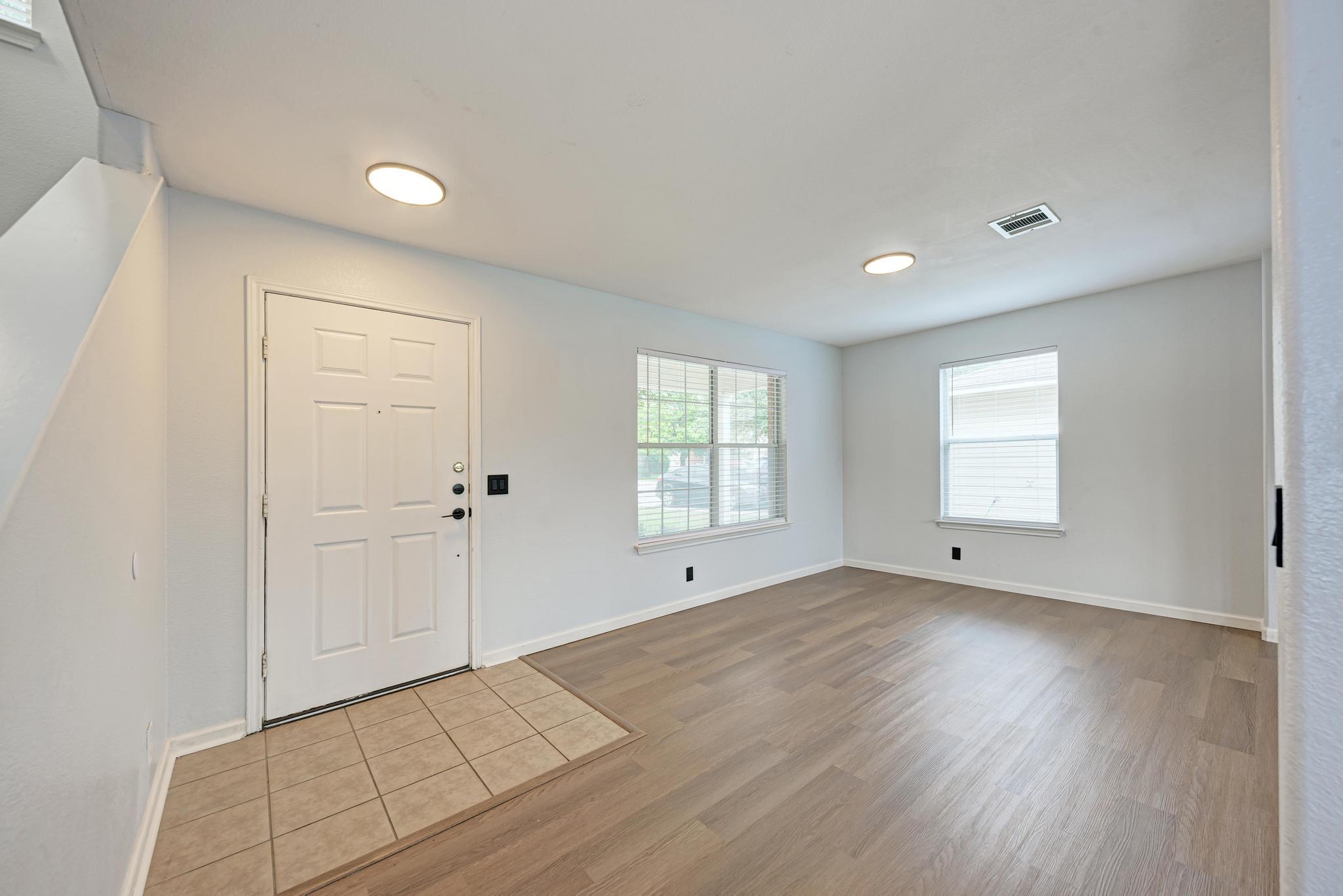 125 Holland St Property Photo 7