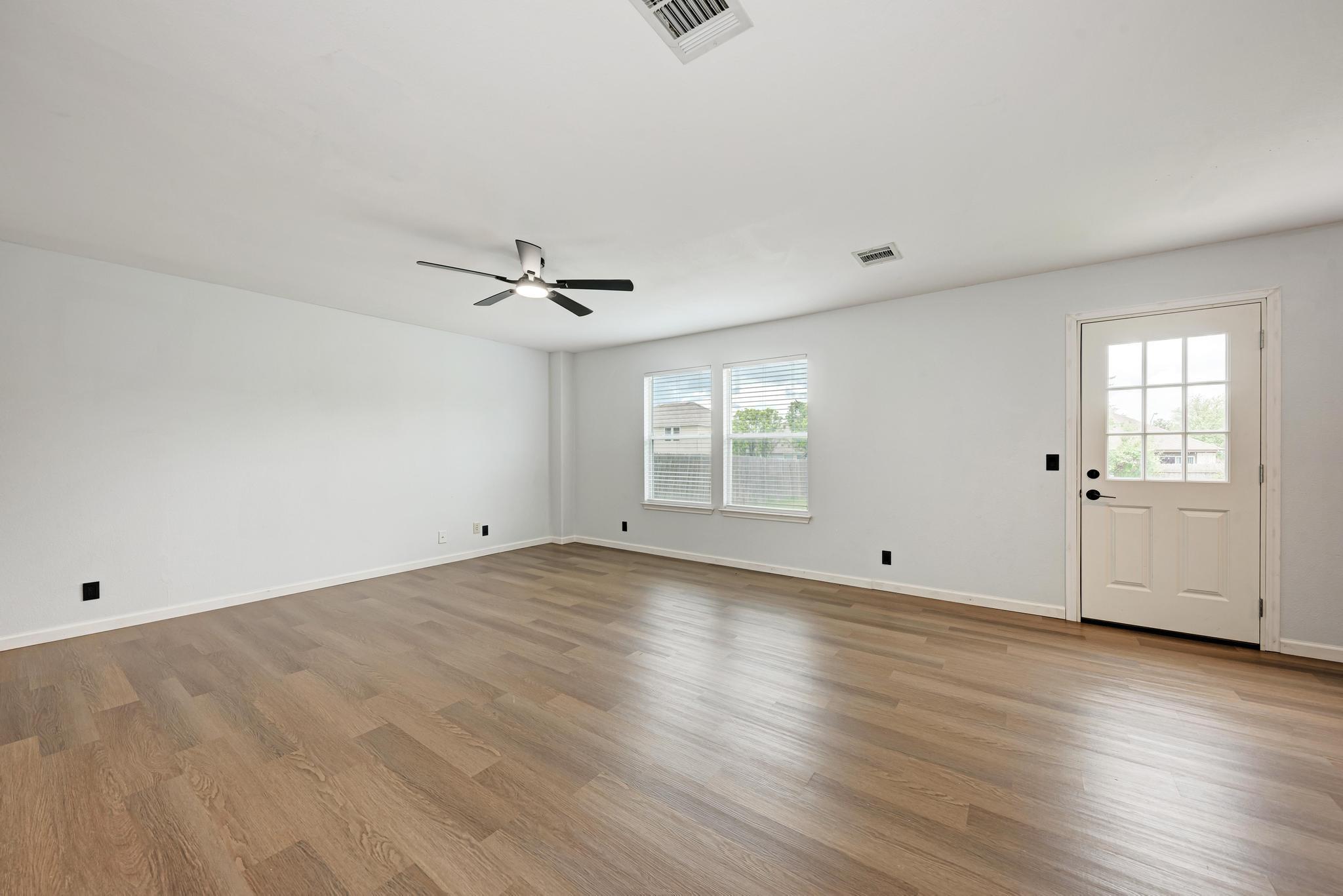 125 Holland St Property Photo 8