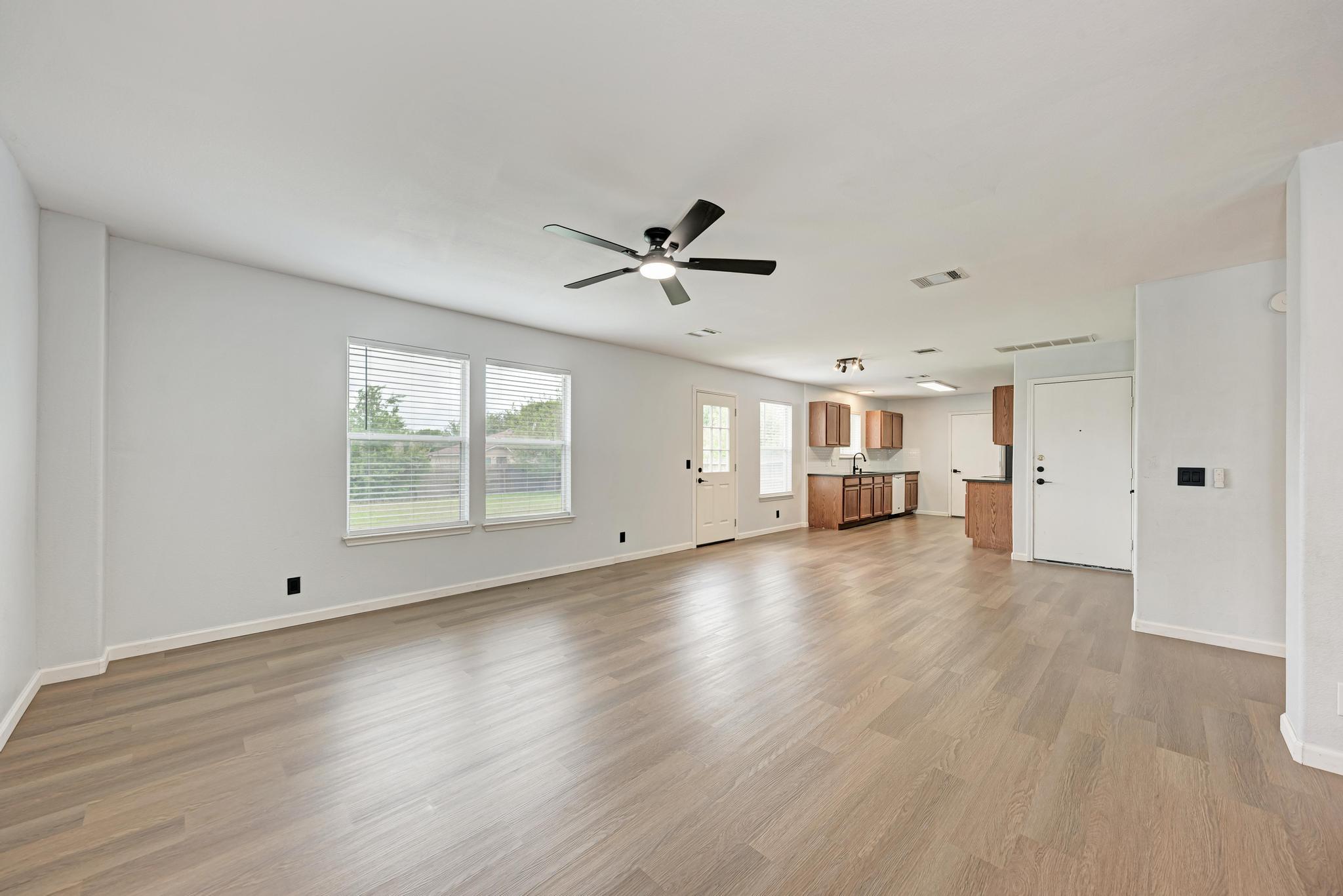 125 Holland St Property Photo 9