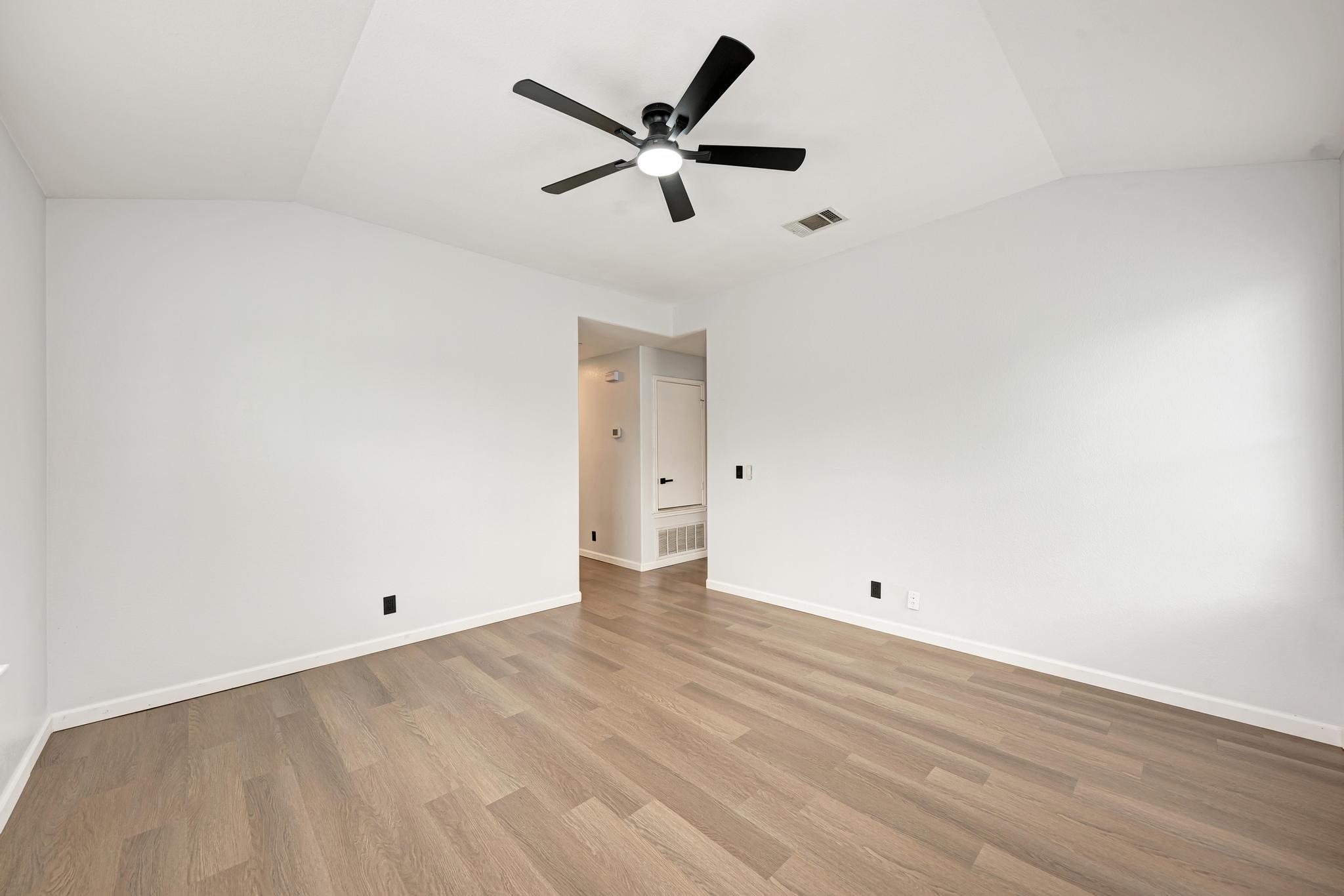 125 Holland St Property Photo 23