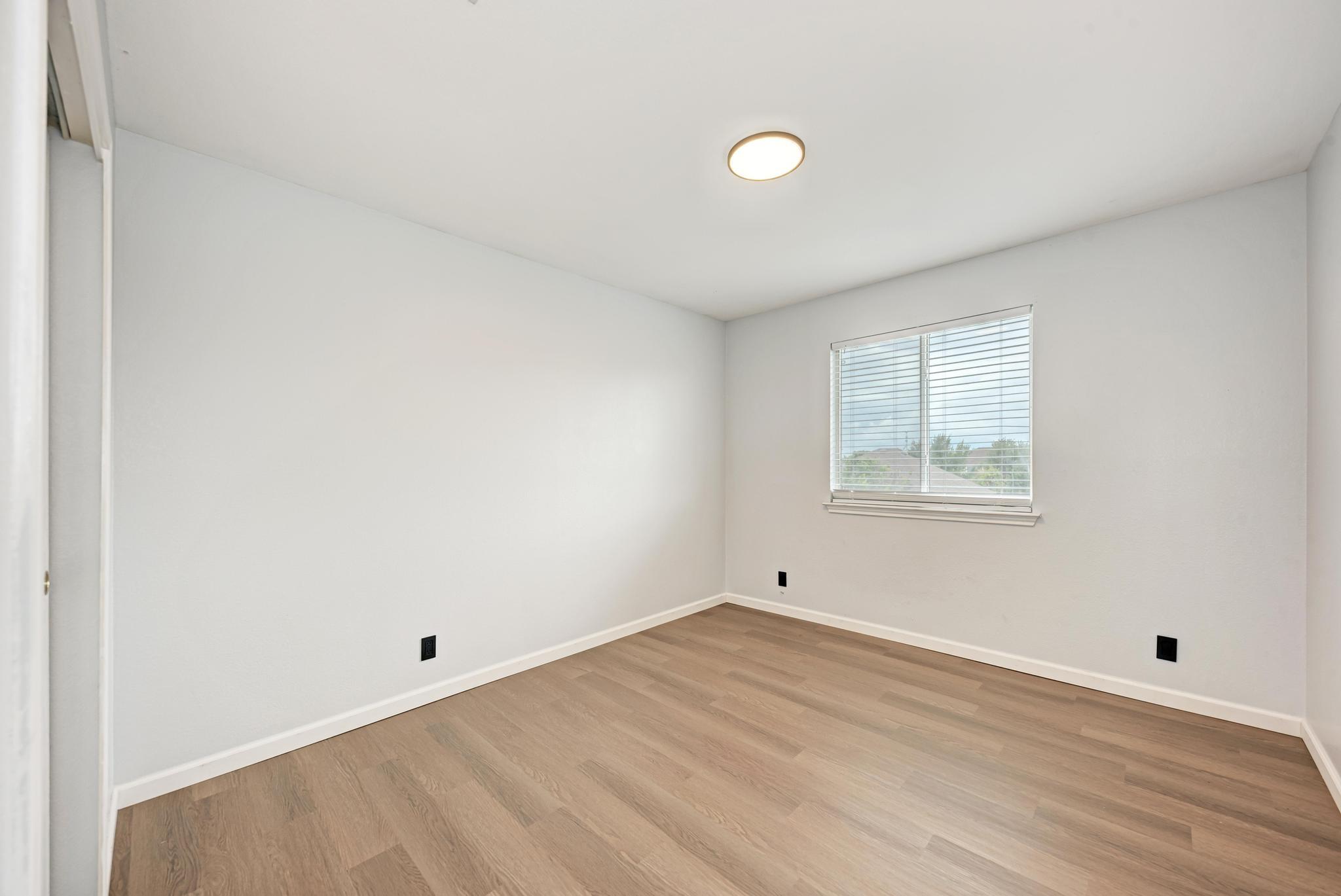 125 Holland St Property Photo 29