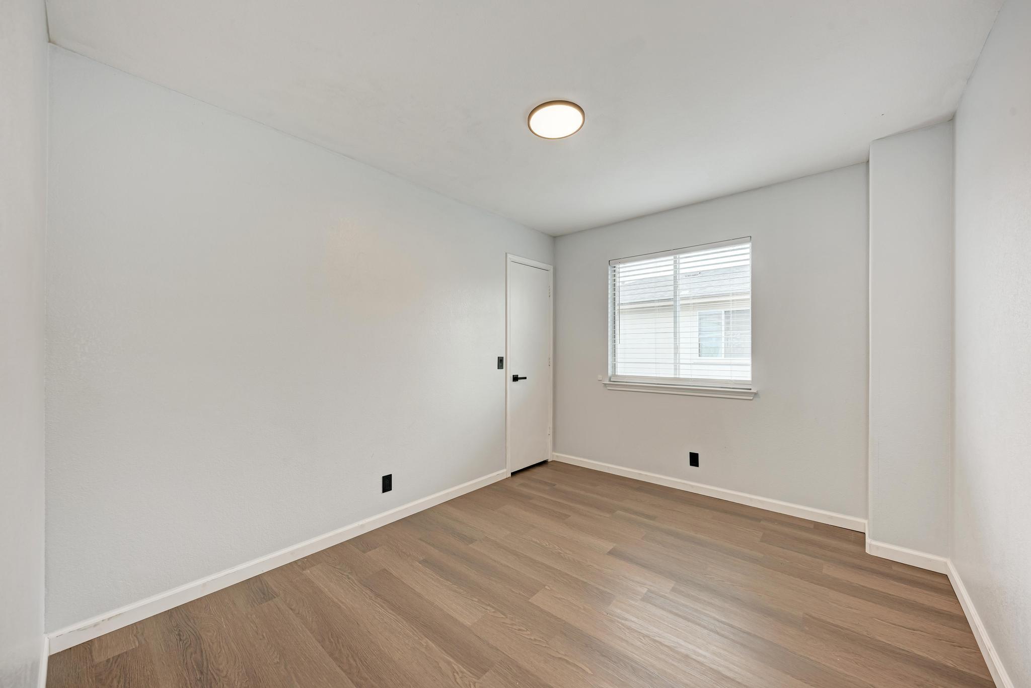 125 Holland St Property Photo 32