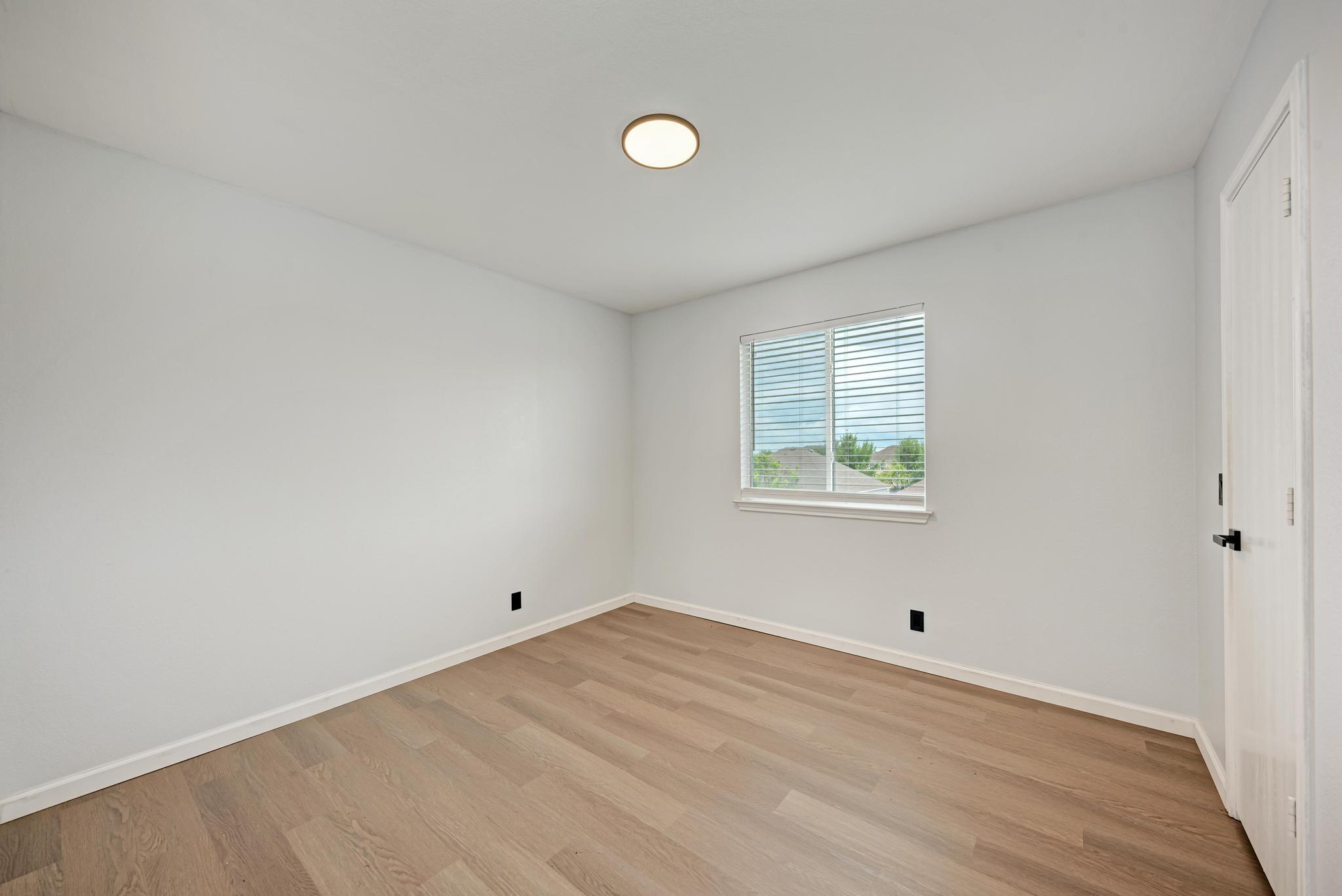 125 Holland St Property Photo 33