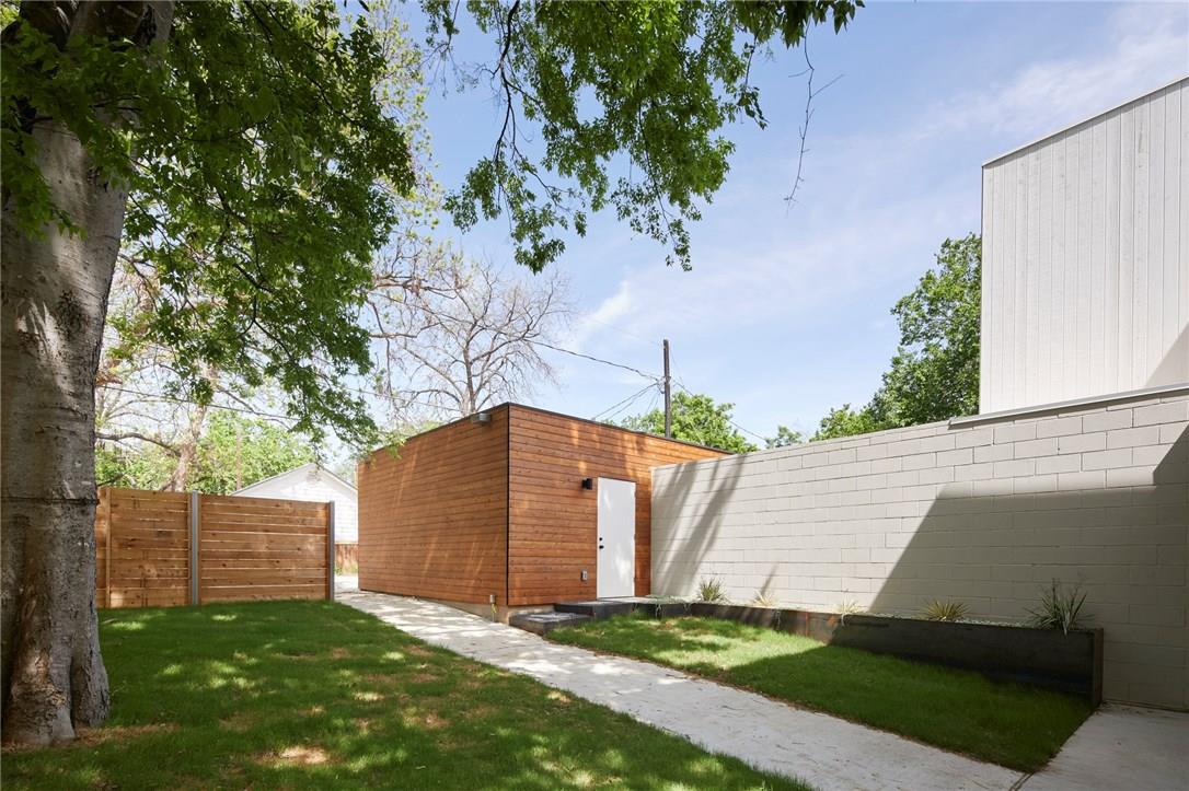 2016 Jesse E Segovia St #b Property Photo 8