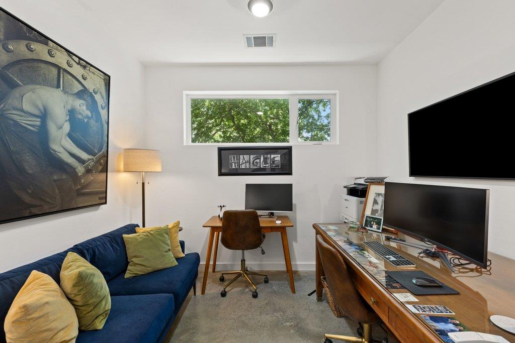 2016 Jesse E Segovia St #b Property Photo 29