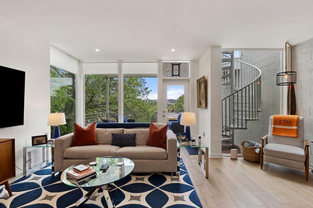 2016 Jesse E Segovia St #b Property Photo 42