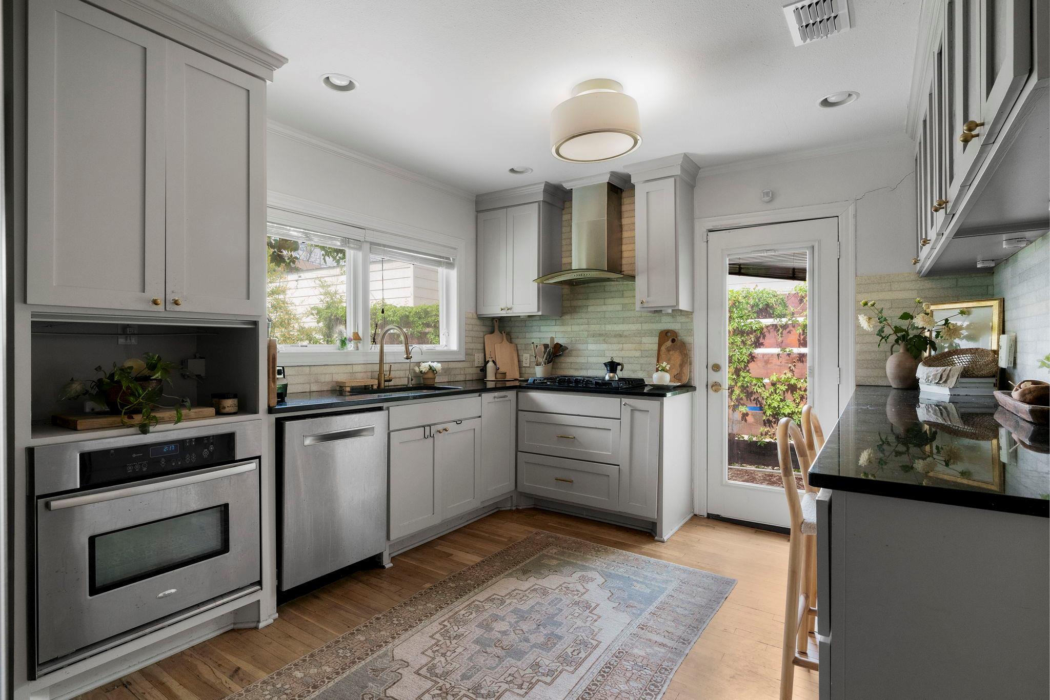 3004 Oakmont Blvd Property Photo 12