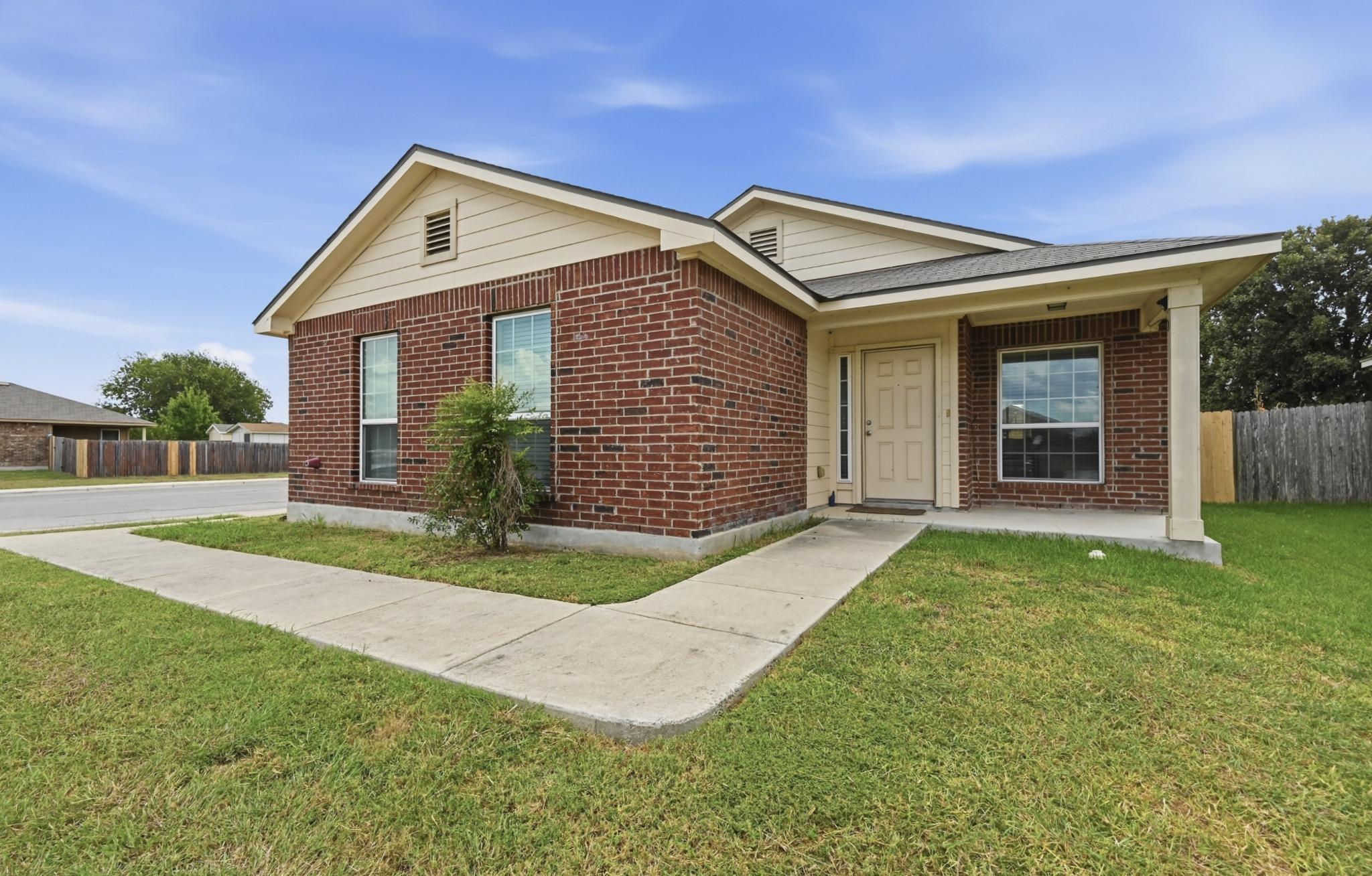 1600 Wedgewood Trl Property Photo 1
