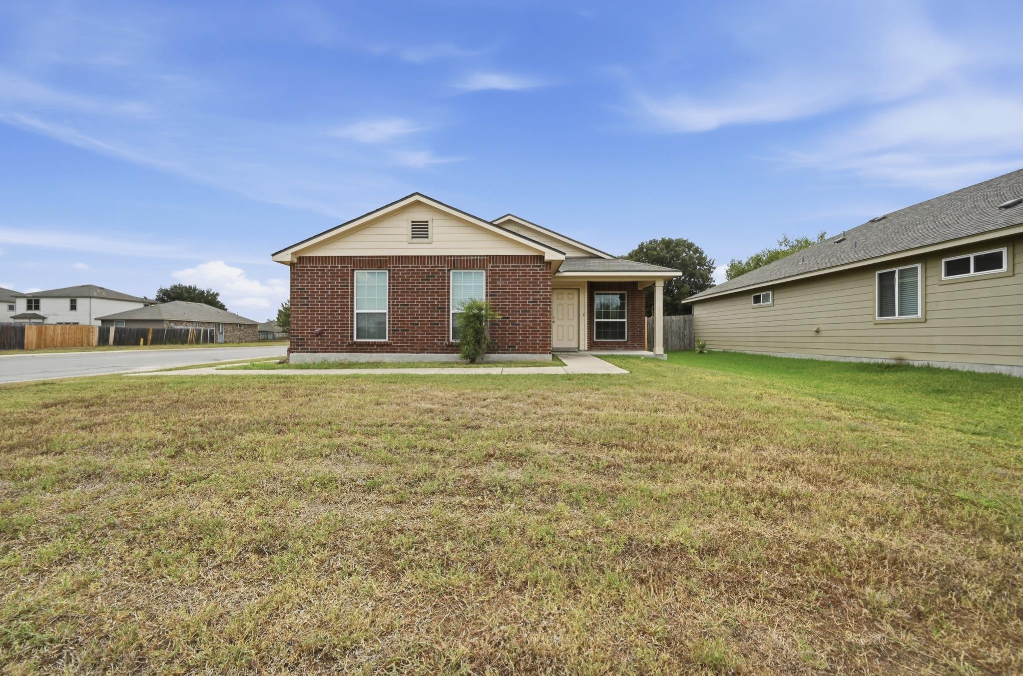 1600 Wedgewood Trl Property Photo 2
