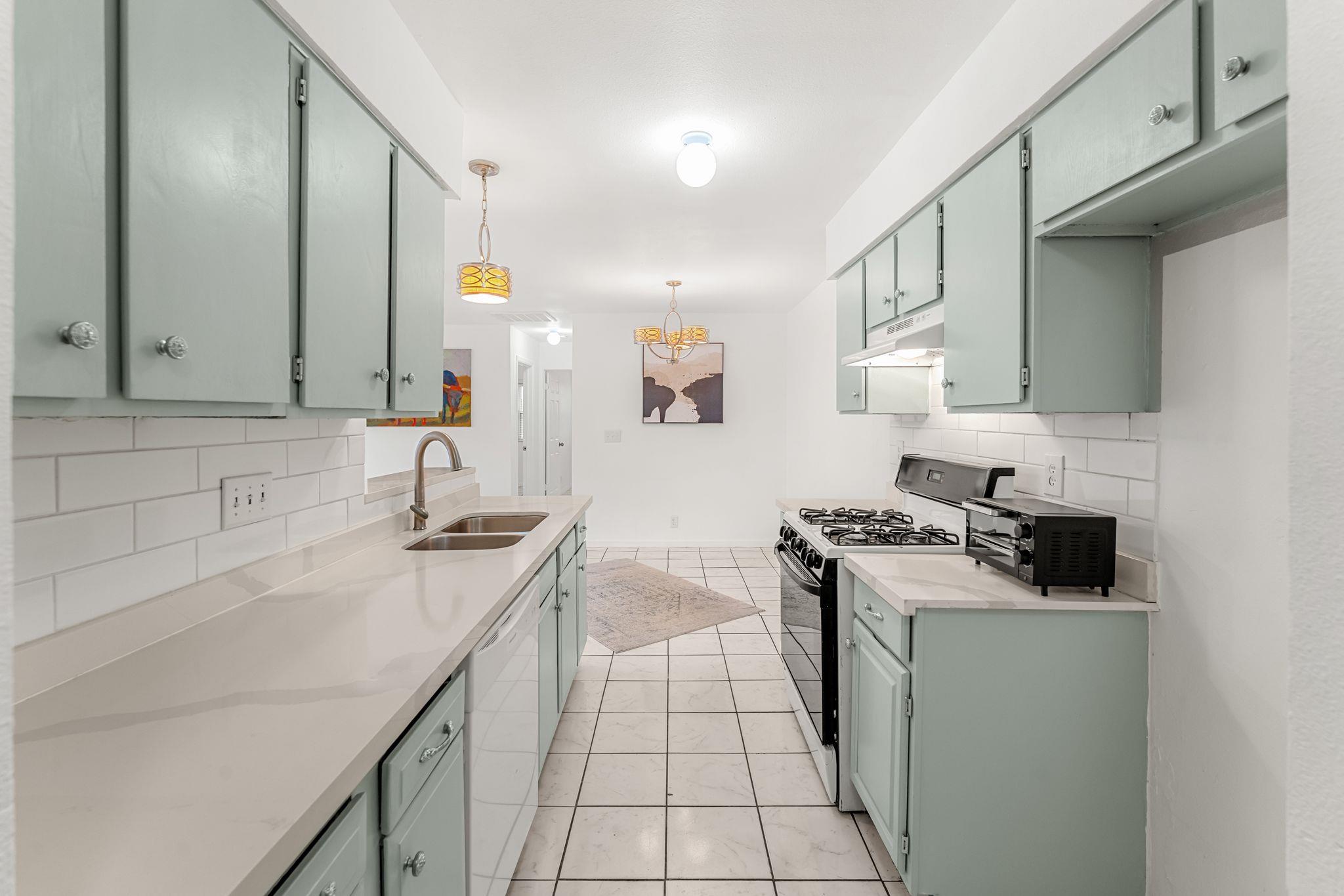 2501 Teri Rd #b Property Photo 1