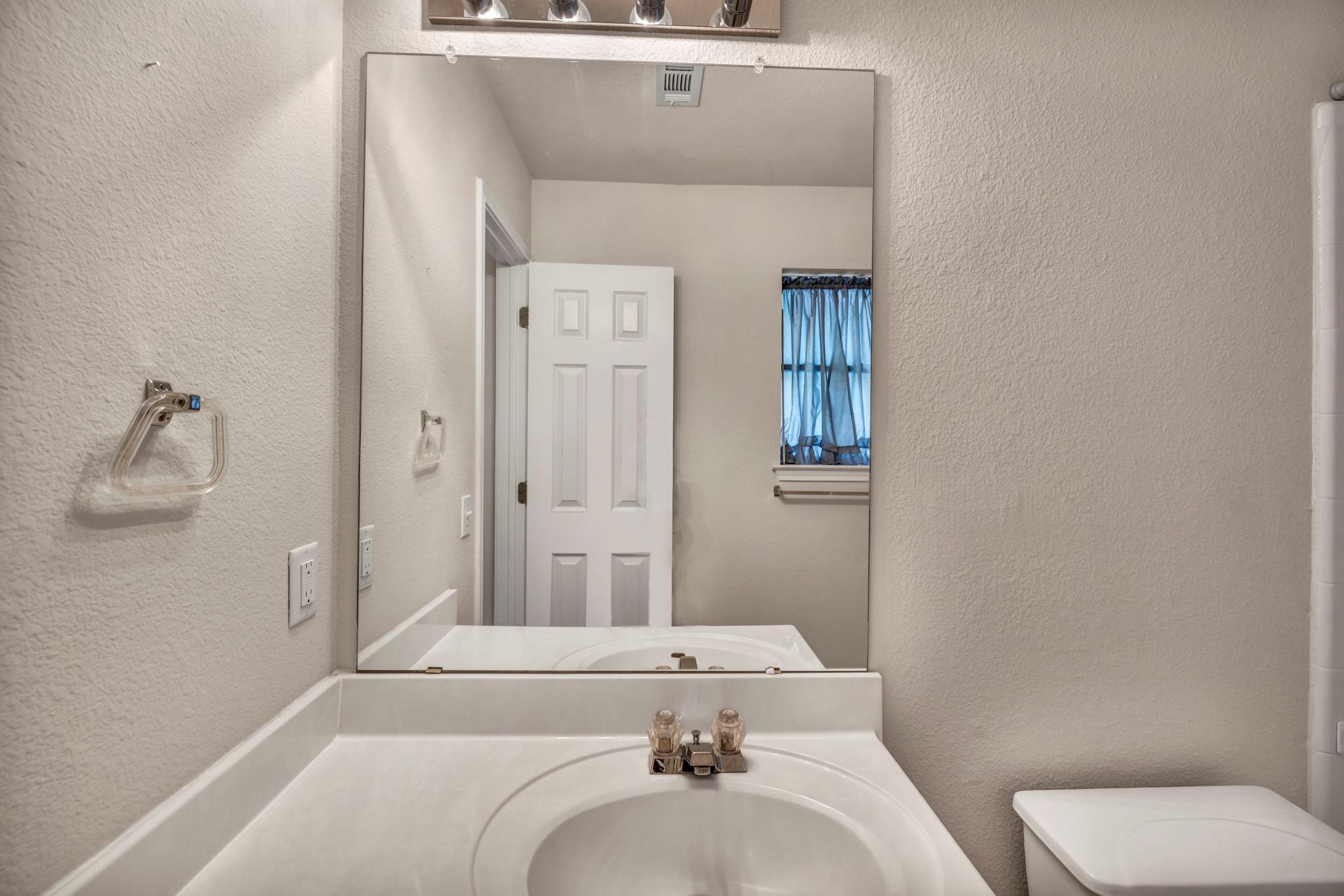 216 Meadowside Dr Property Photo 8