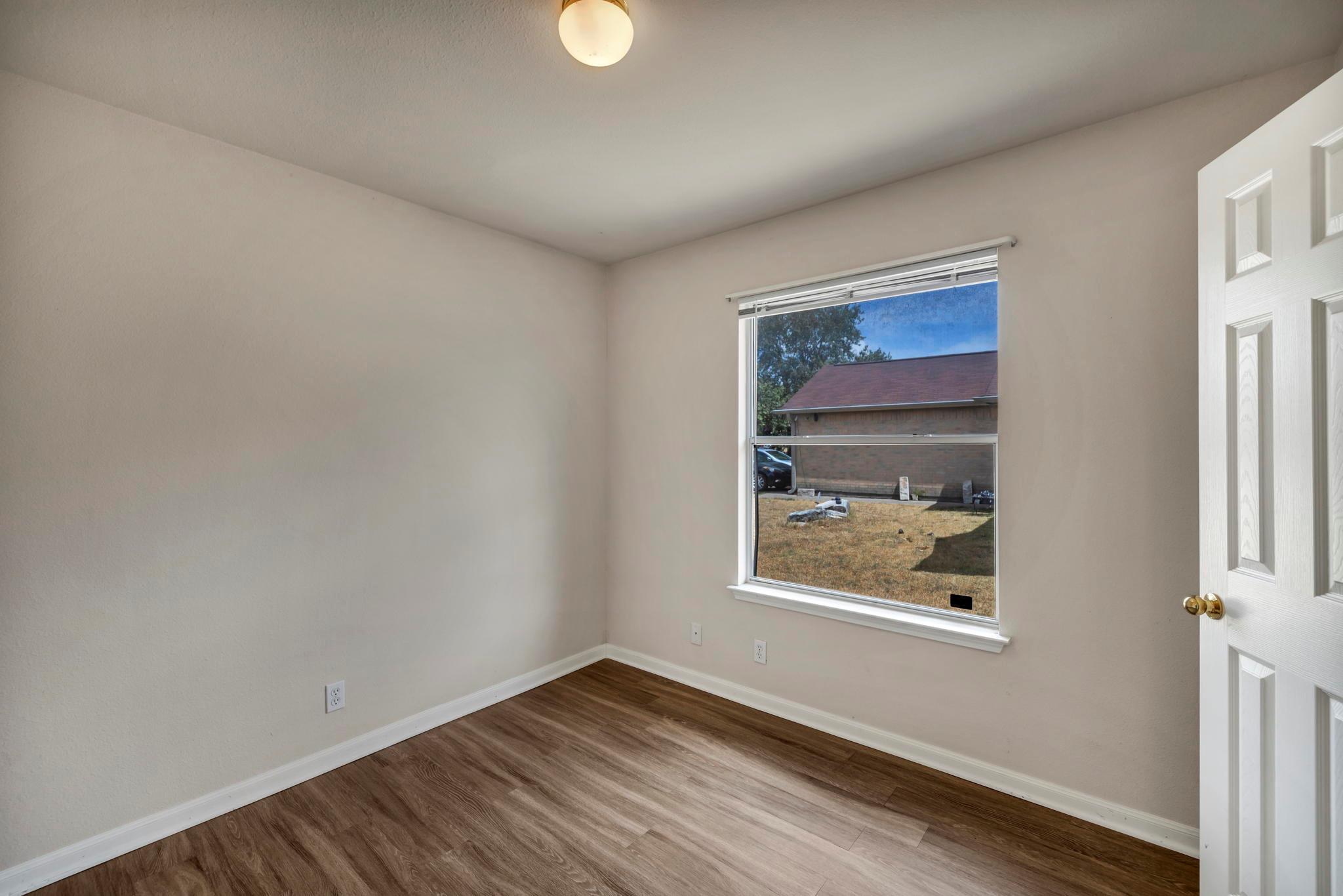 216 Meadowside Dr Property Photo 36