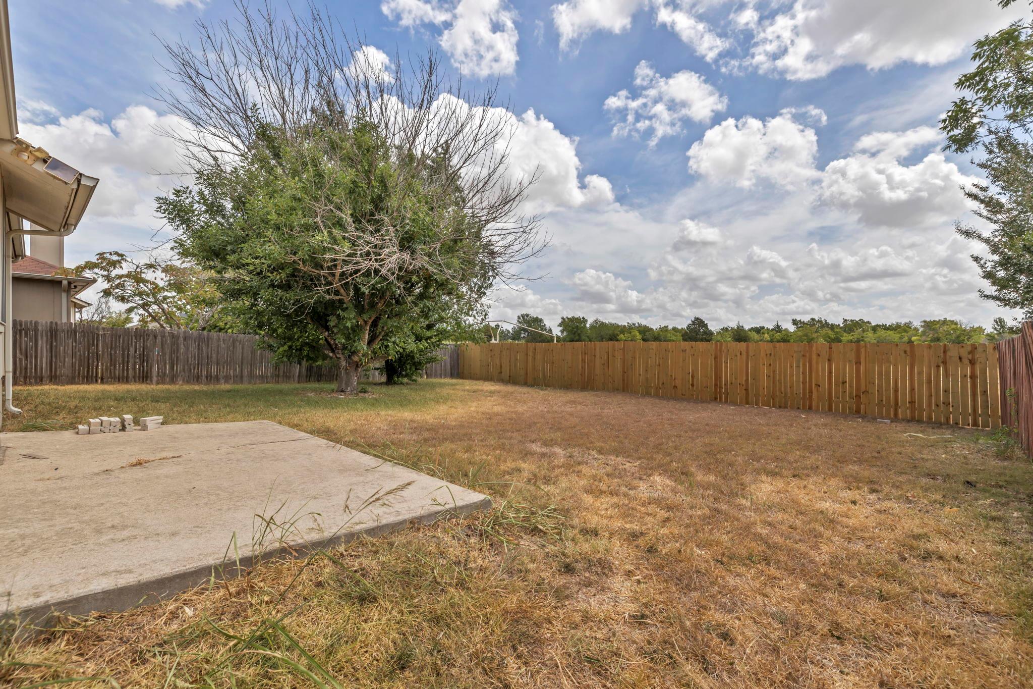 216 Meadowside Dr Property Photo 37