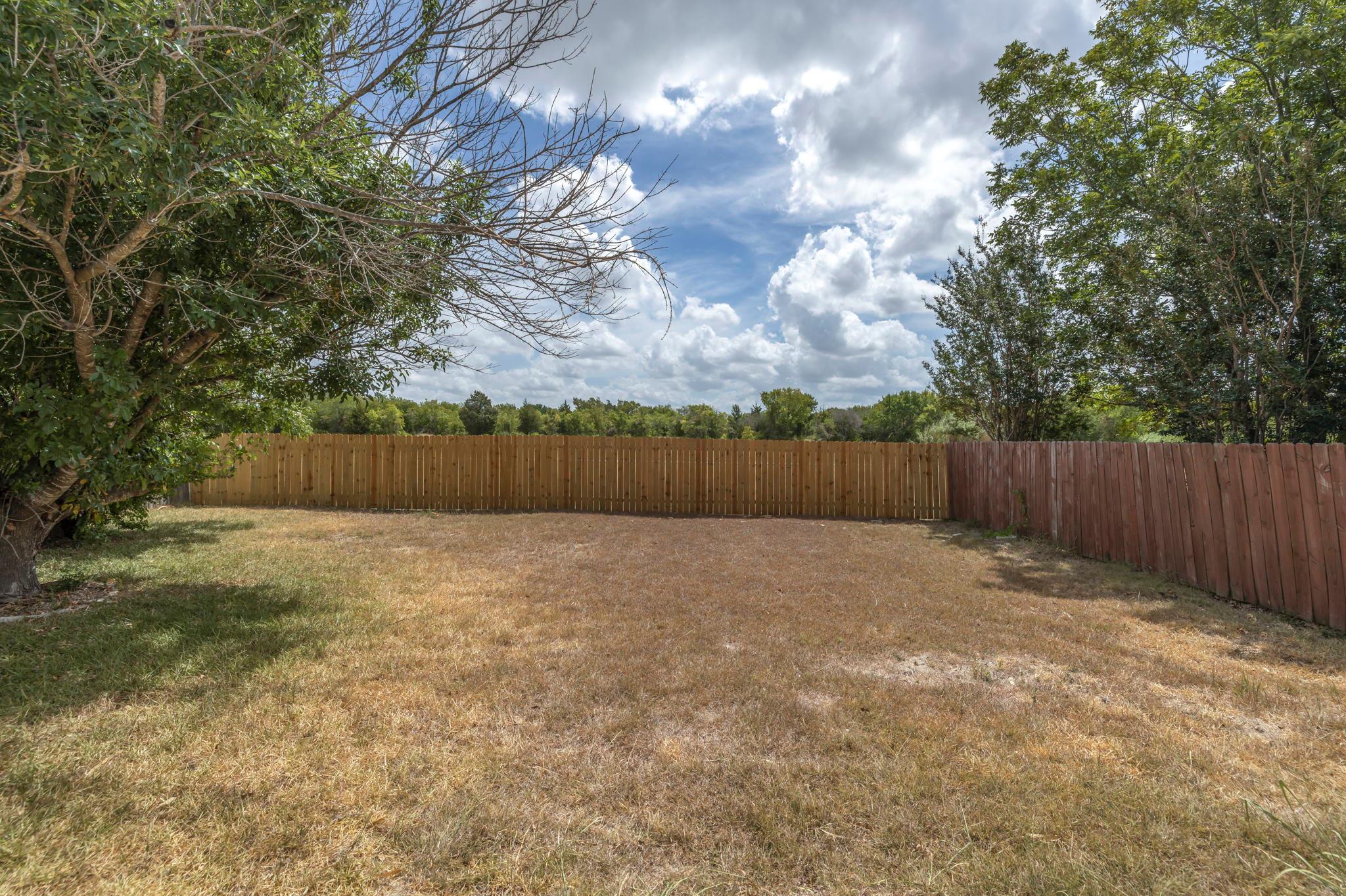 216 Meadowside Dr Property Photo 40