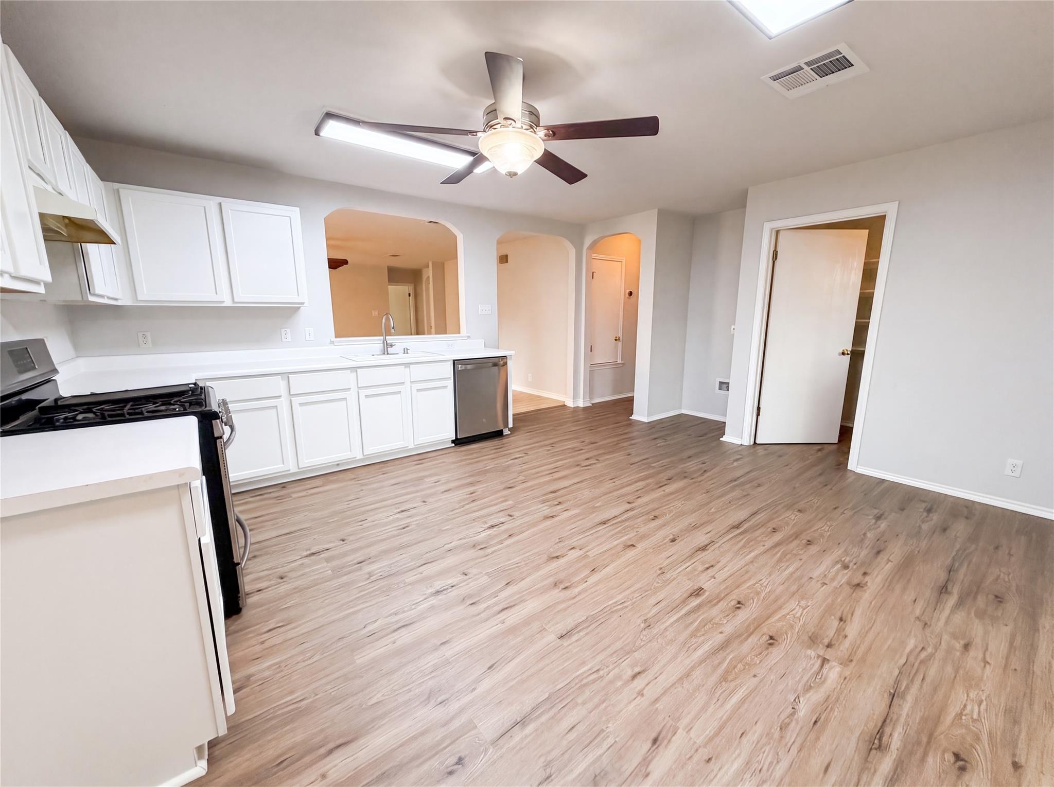 616 Barbara Way Property Photo 6