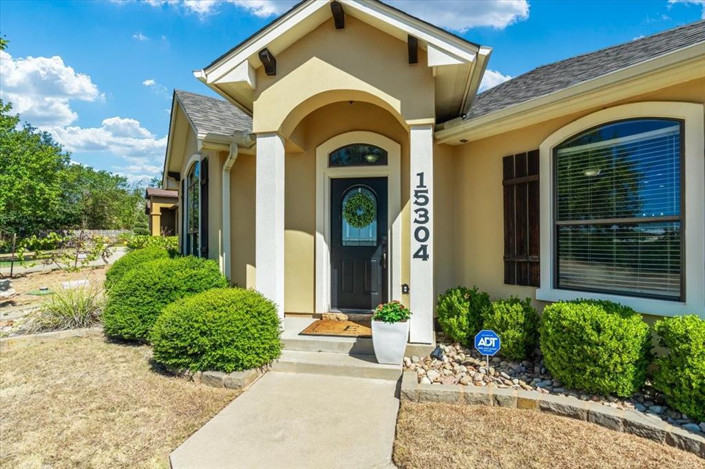 15304 Bowling Ln Property Photo 3