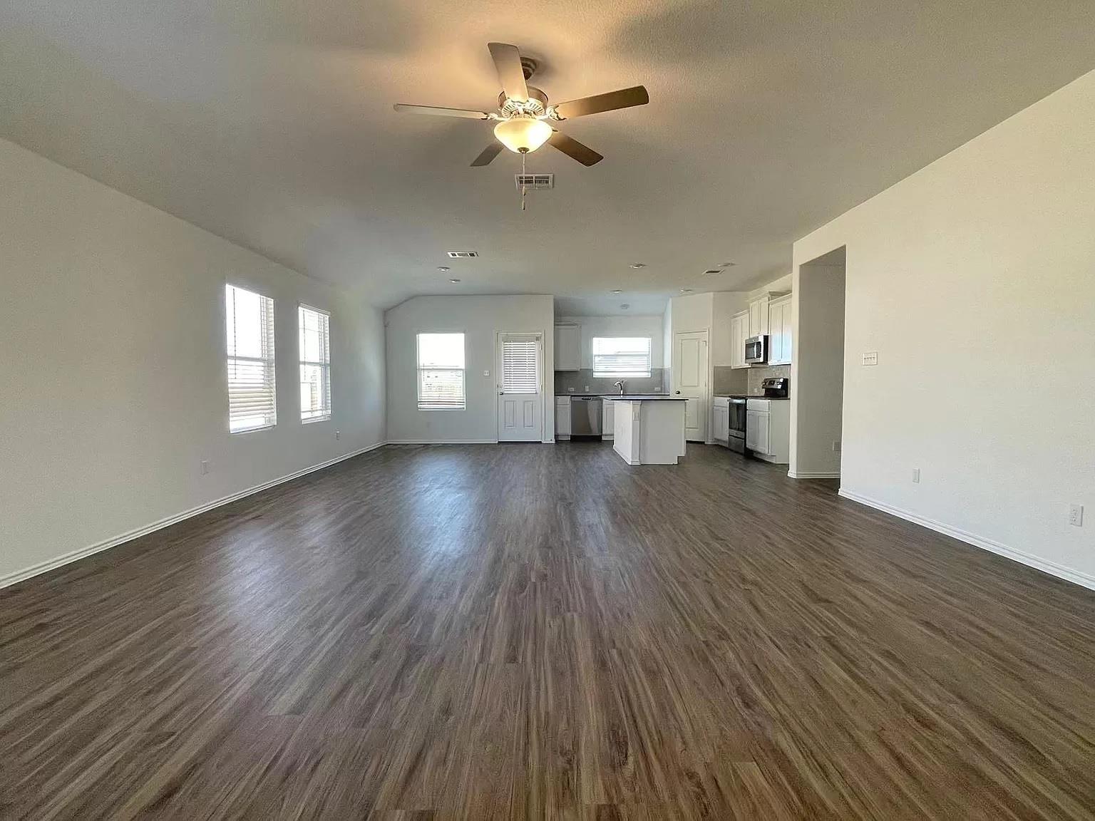 104 Ulmus St Property Photo 3