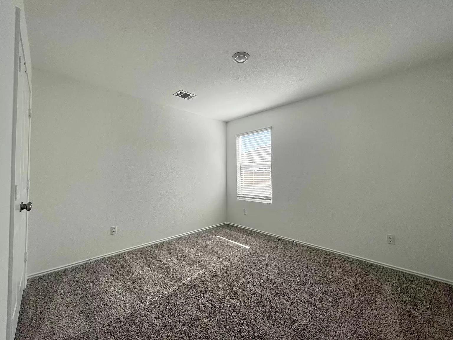 104 Ulmus St Property Photo 10