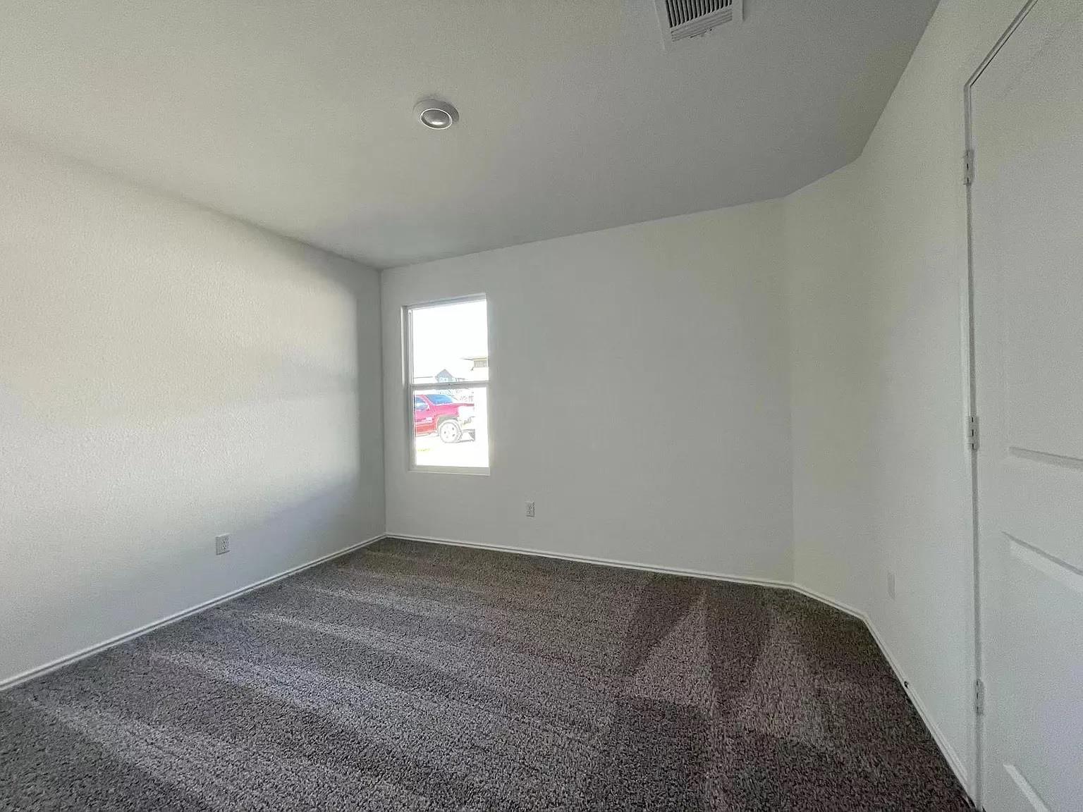 104 Ulmus St Property Photo 12