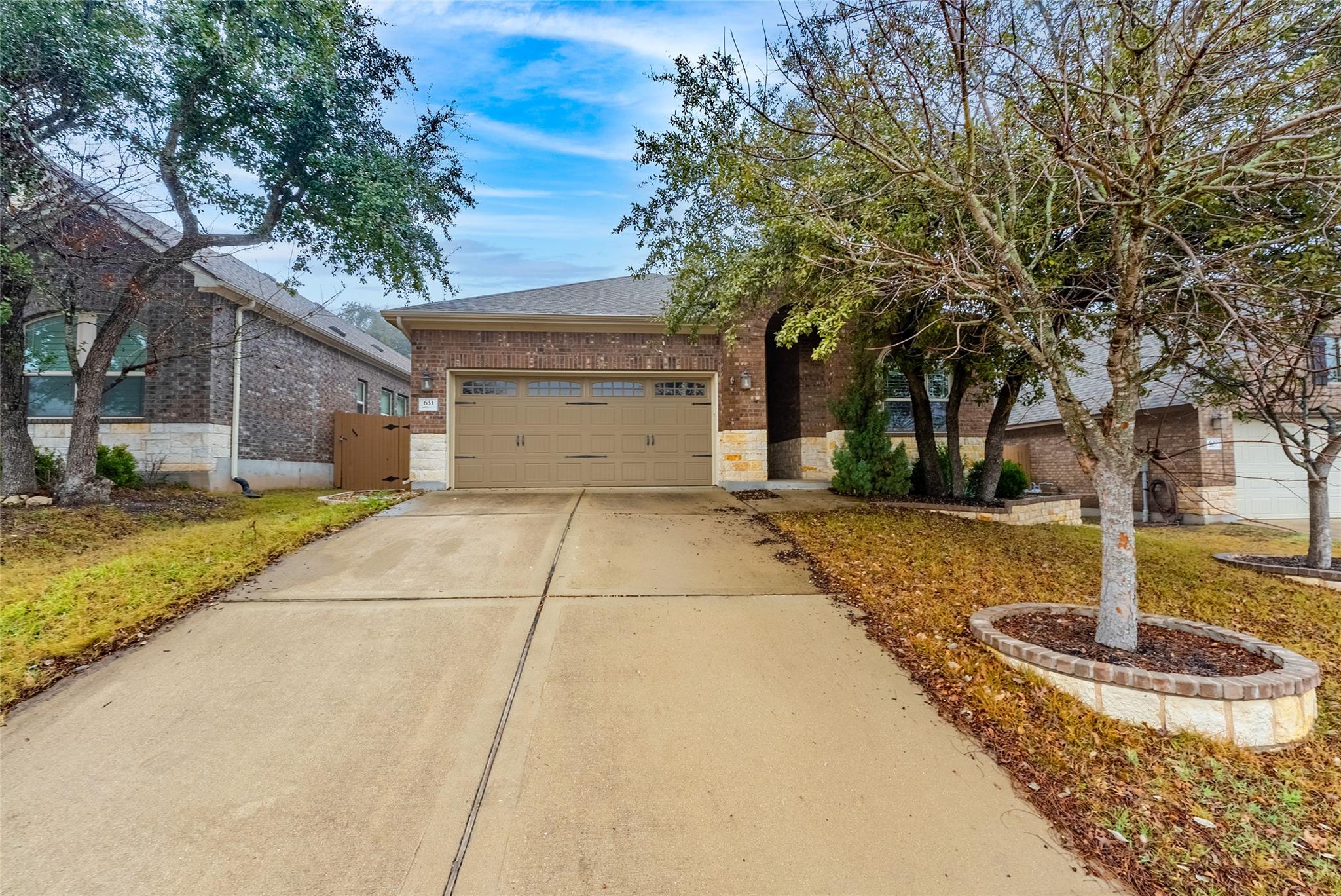 633 Cerezo Dr Property Photo 2