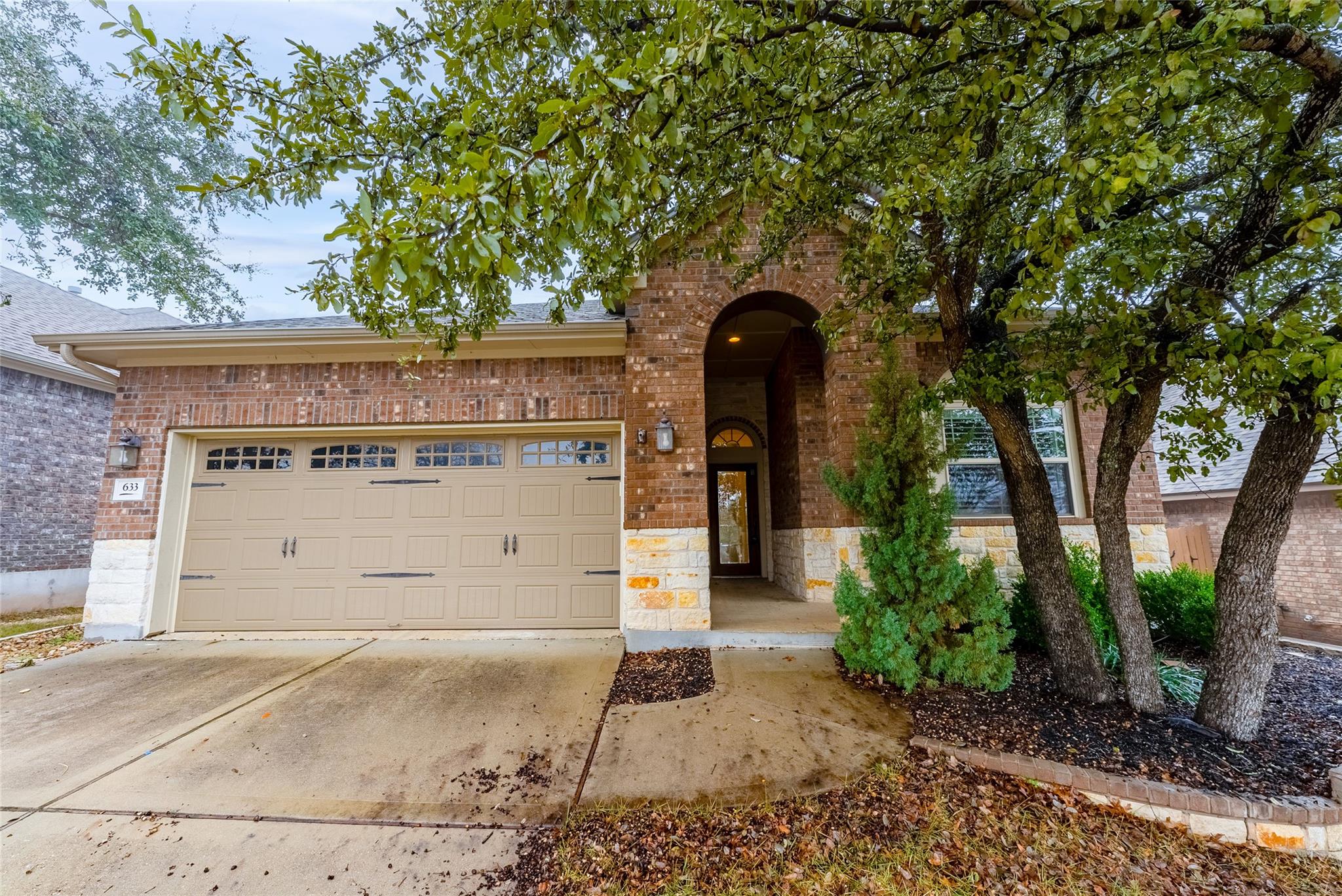 633 Cerezo Dr Property Photo 4