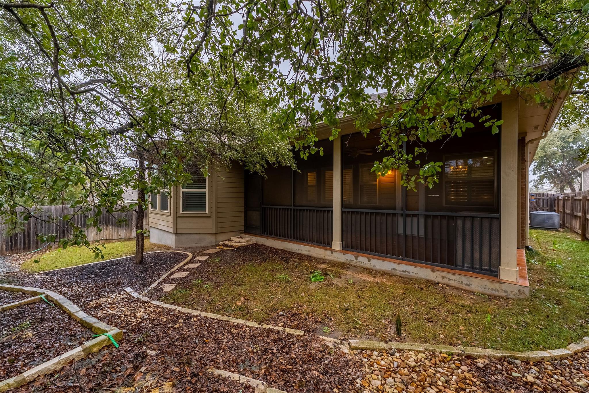633 Cerezo Dr Property Photo 23