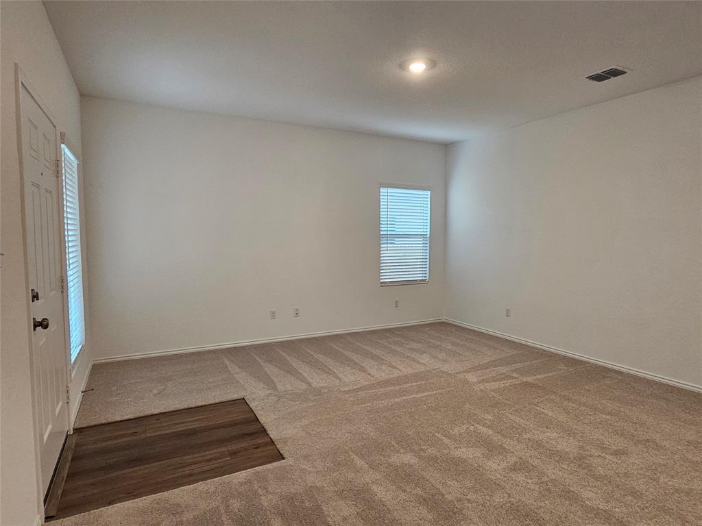128 Dollars Dr Property Photo 6