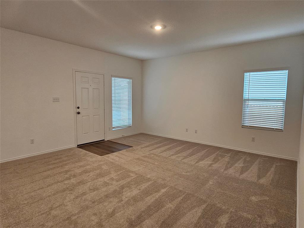 128 Dollars Dr Property Photo 7
