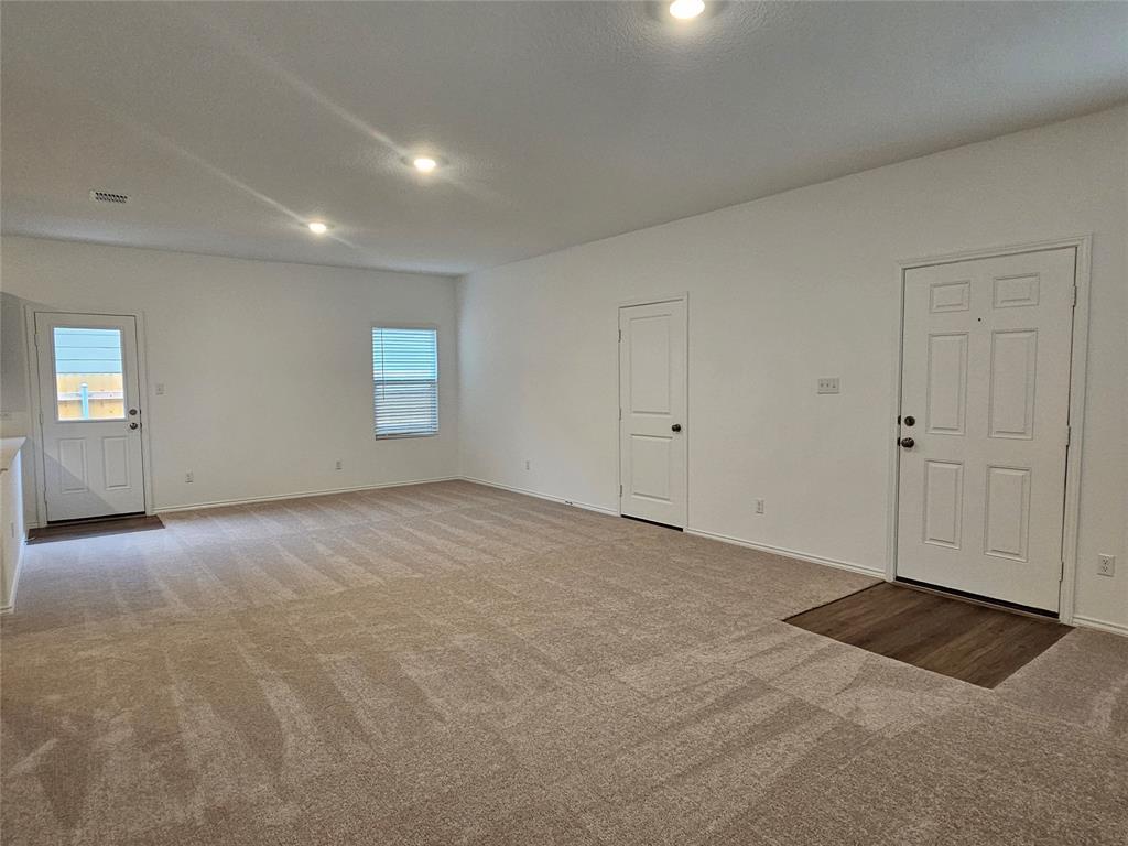 128 Dollars Dr Property Photo 8