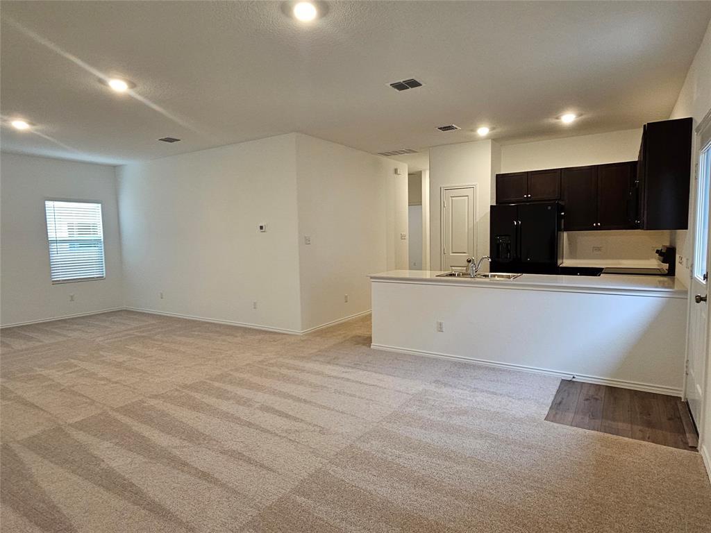 128 Dollars Dr Property Photo 10