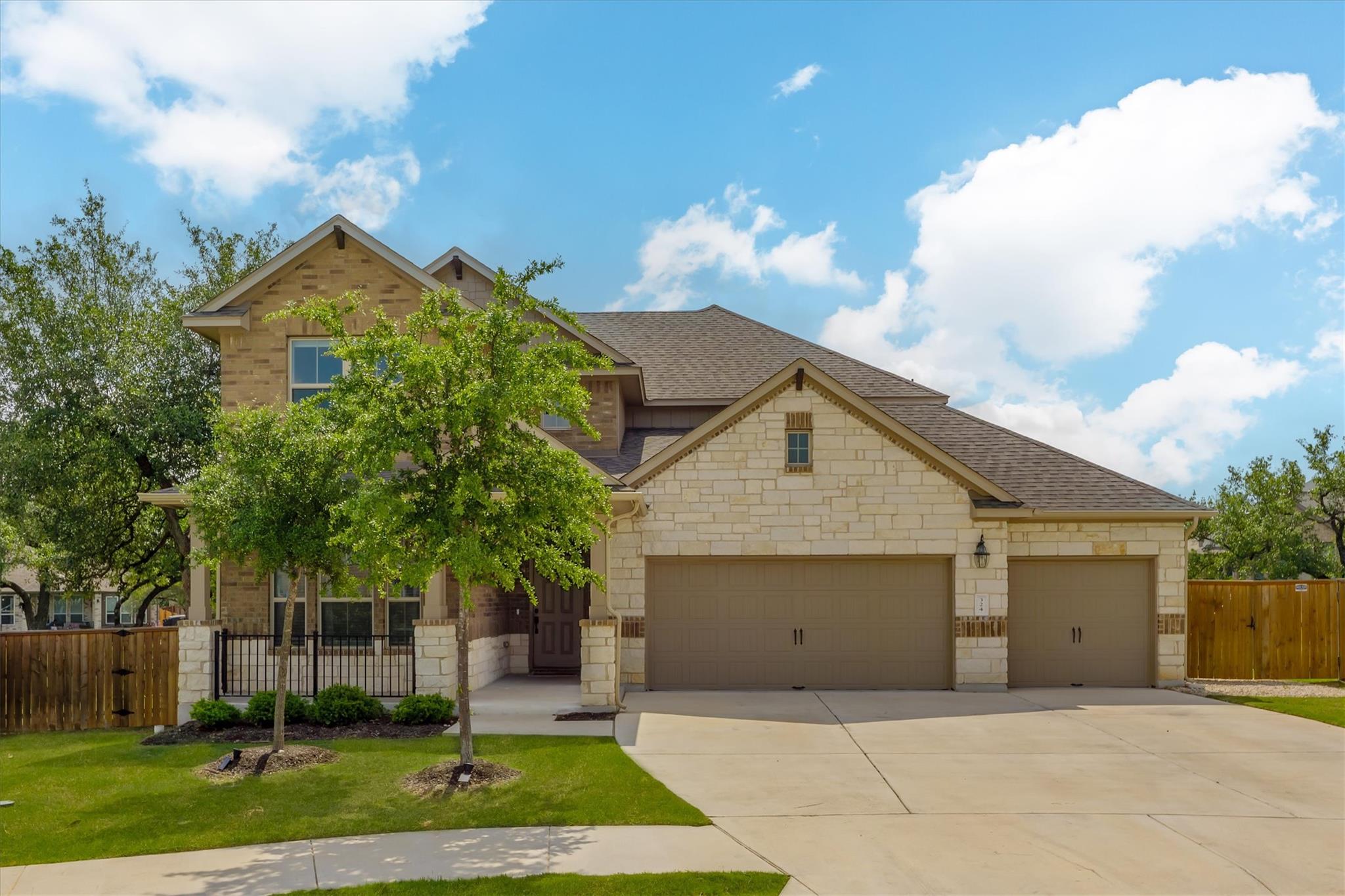324 Autumn Oak Way Property Photo 1