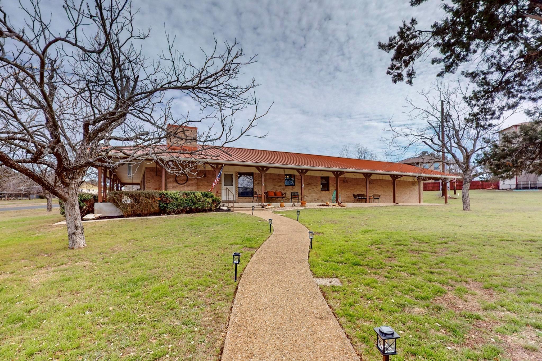 1905 Brushy Bend Dr Property Photo 1
