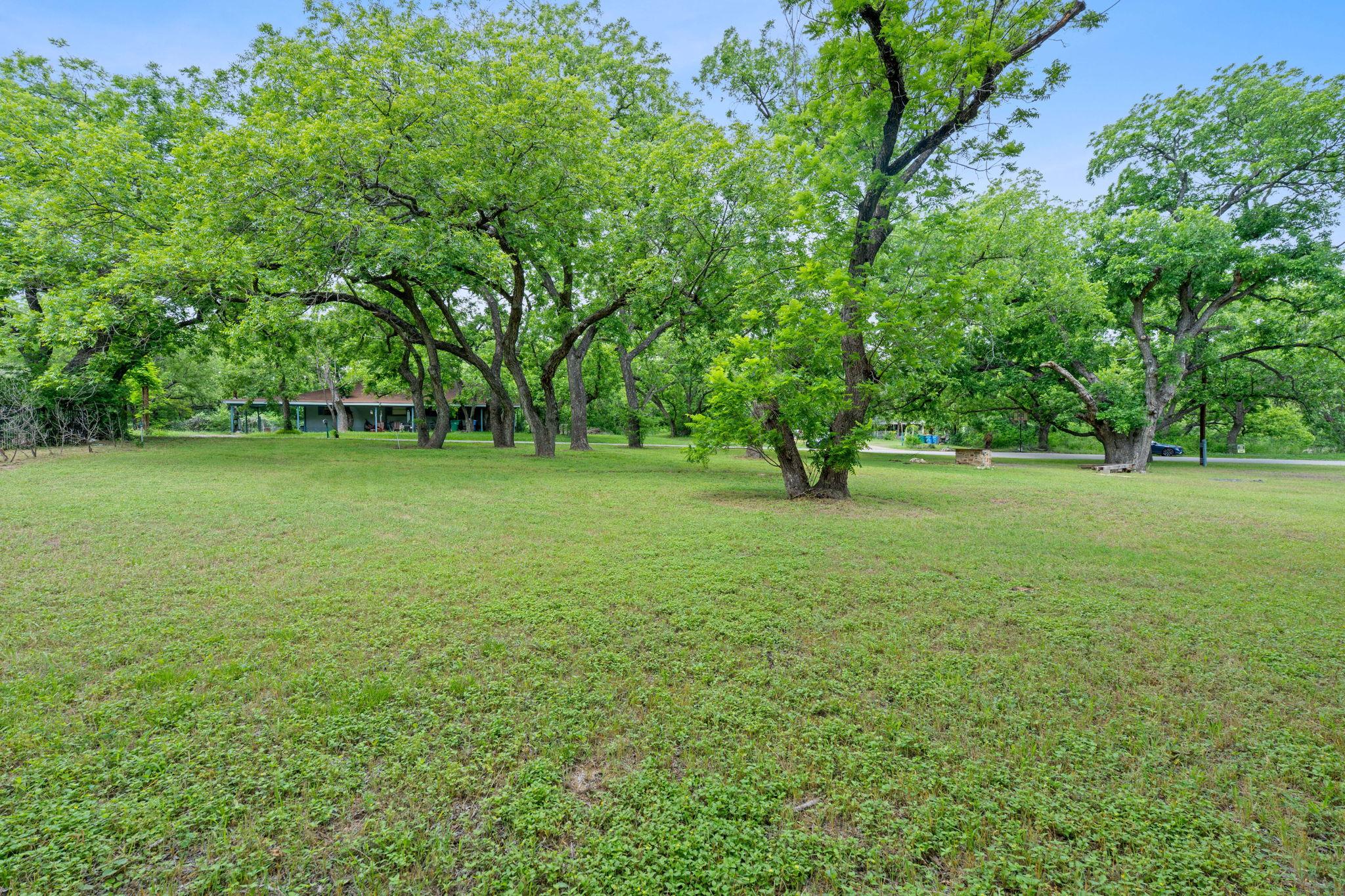 11824 Pecan Dr Property Photo 1