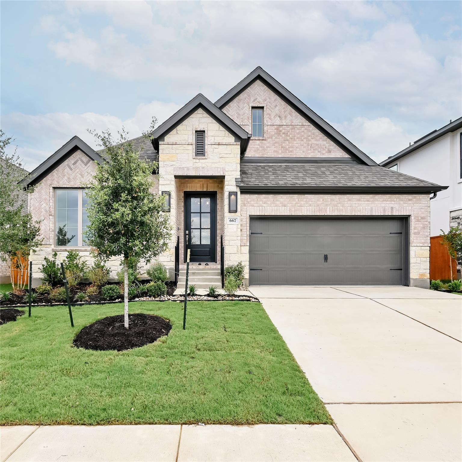 667 Bay Breeze Dr Property Photo 1