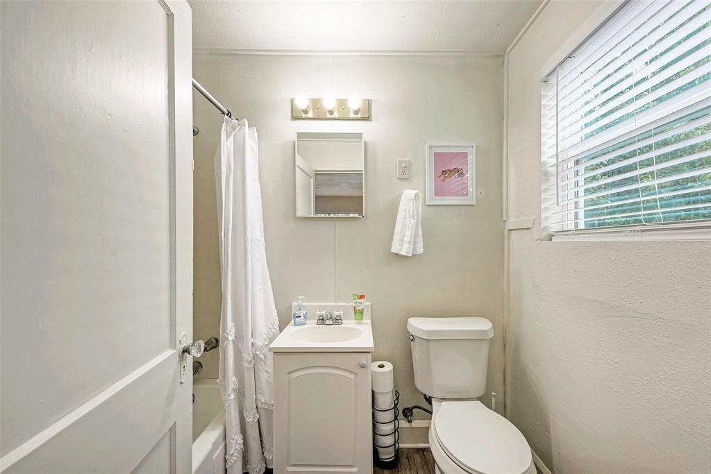 915 W 21st St #2 Property Photo 5