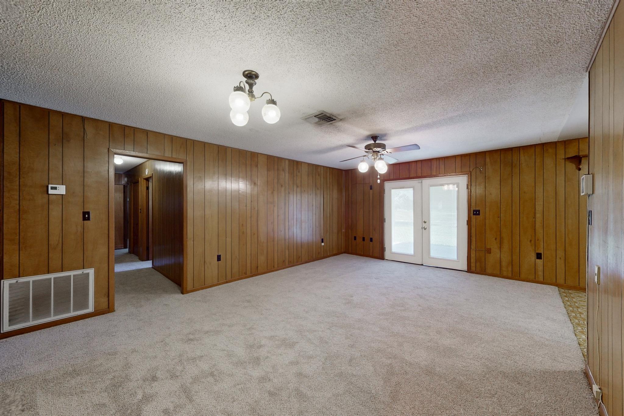 150 Rosa Lee Ln Property Photo 5
