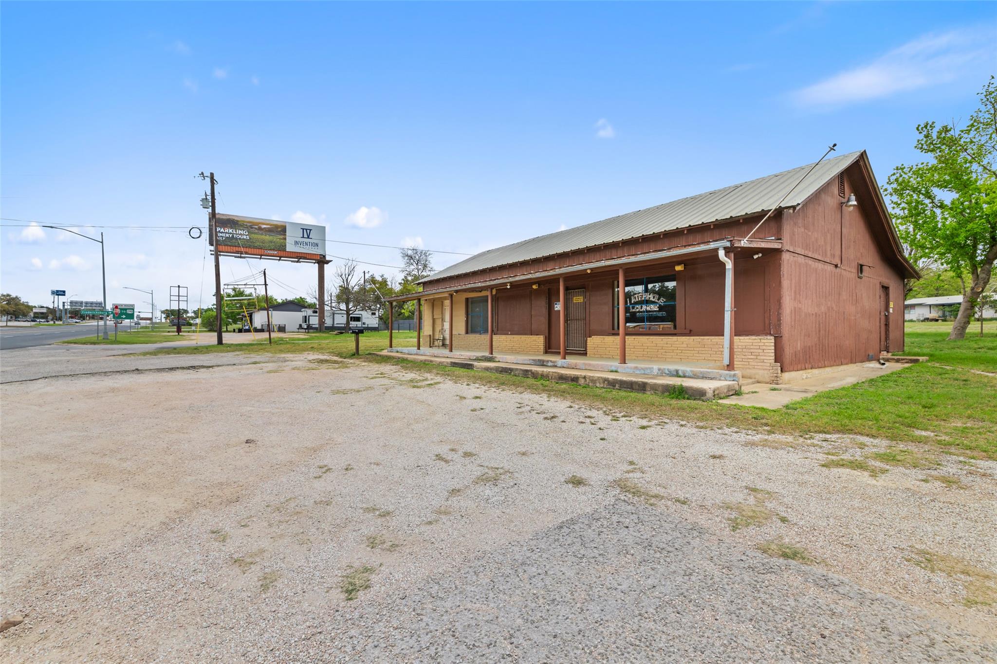 201 N Us Highway 281 None Property Photo 1