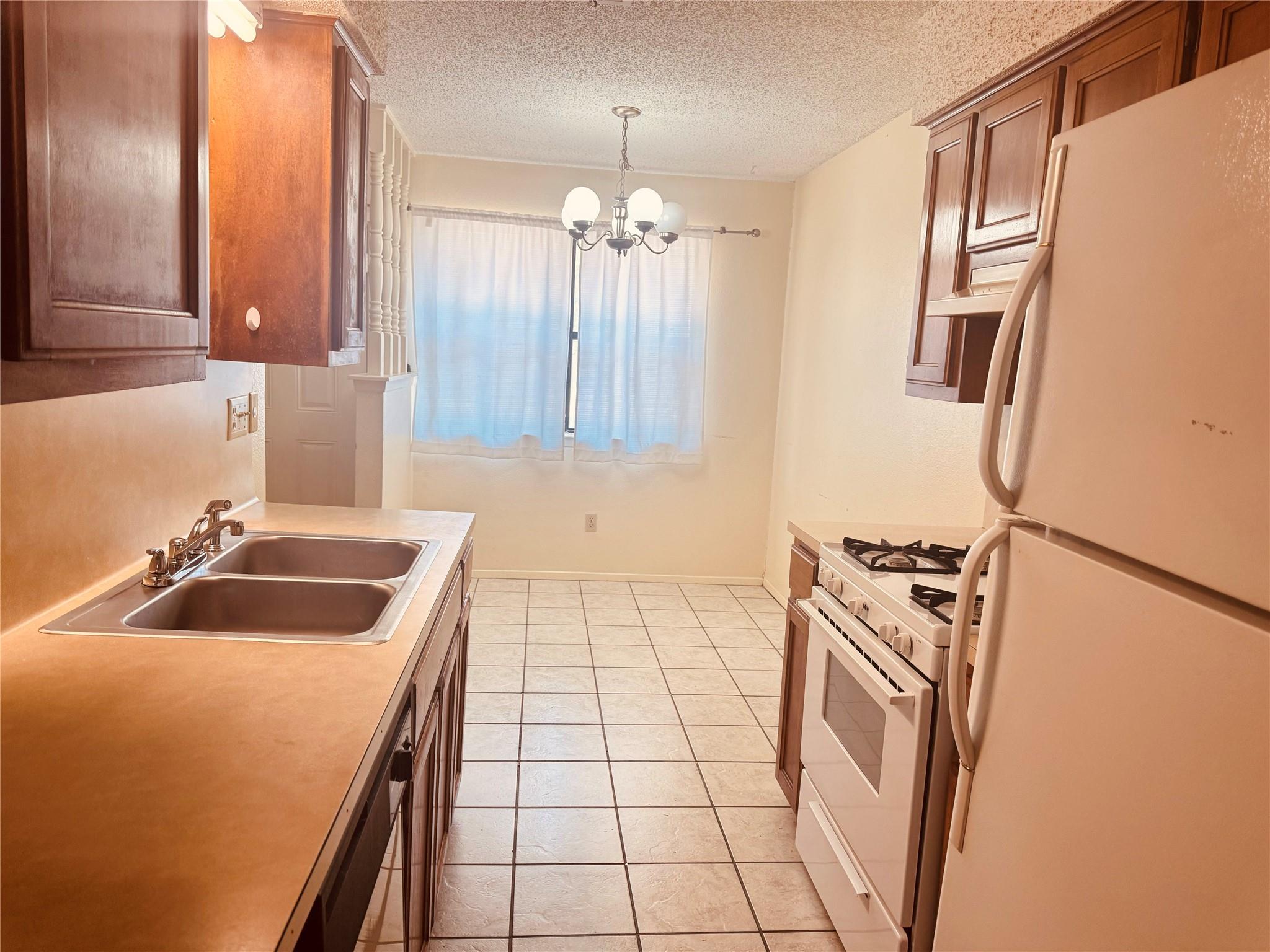 12810 E Hymeadow Dr A Property Photo 5